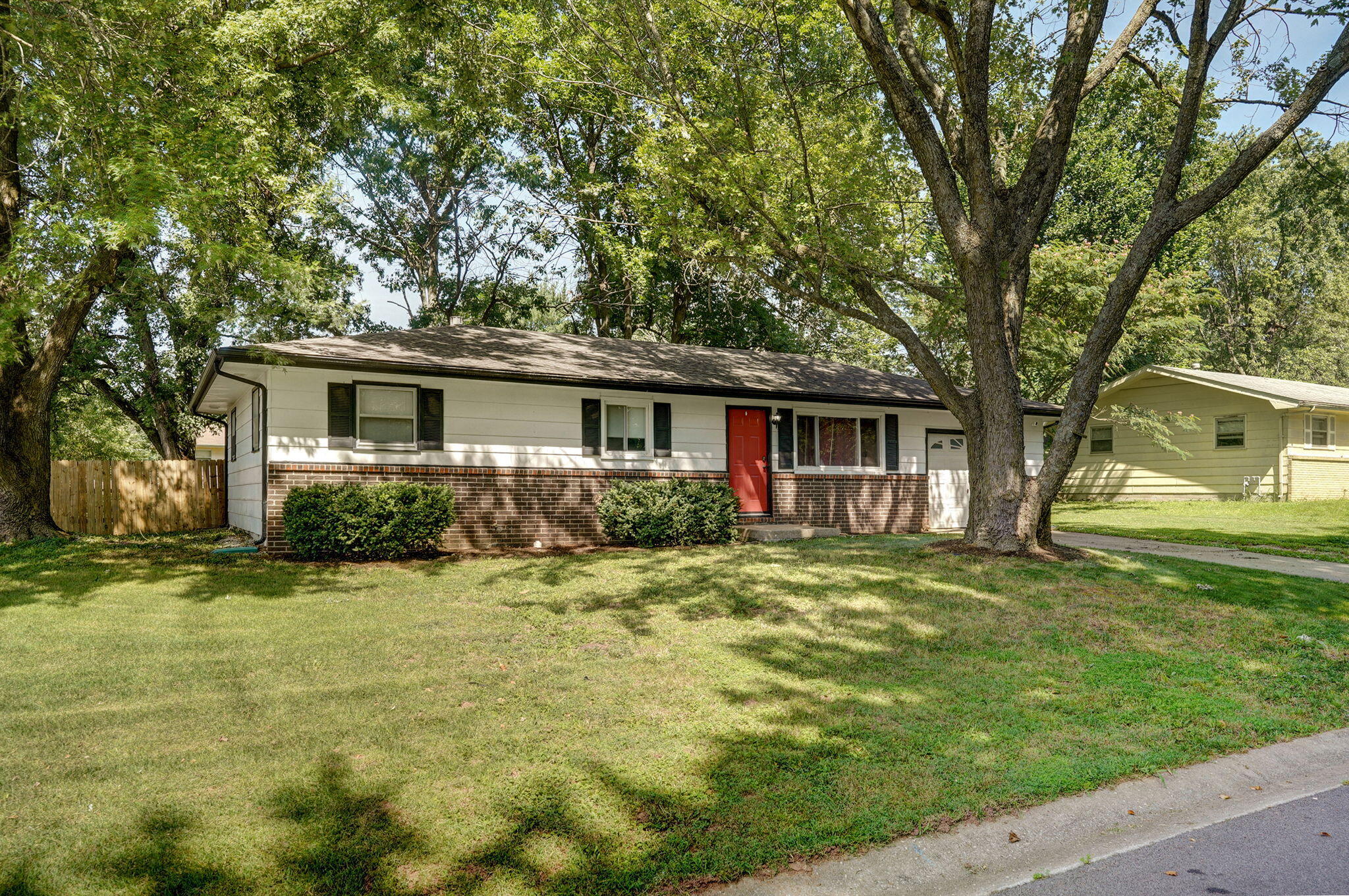 203 South Allen Avenue Property Photo 3