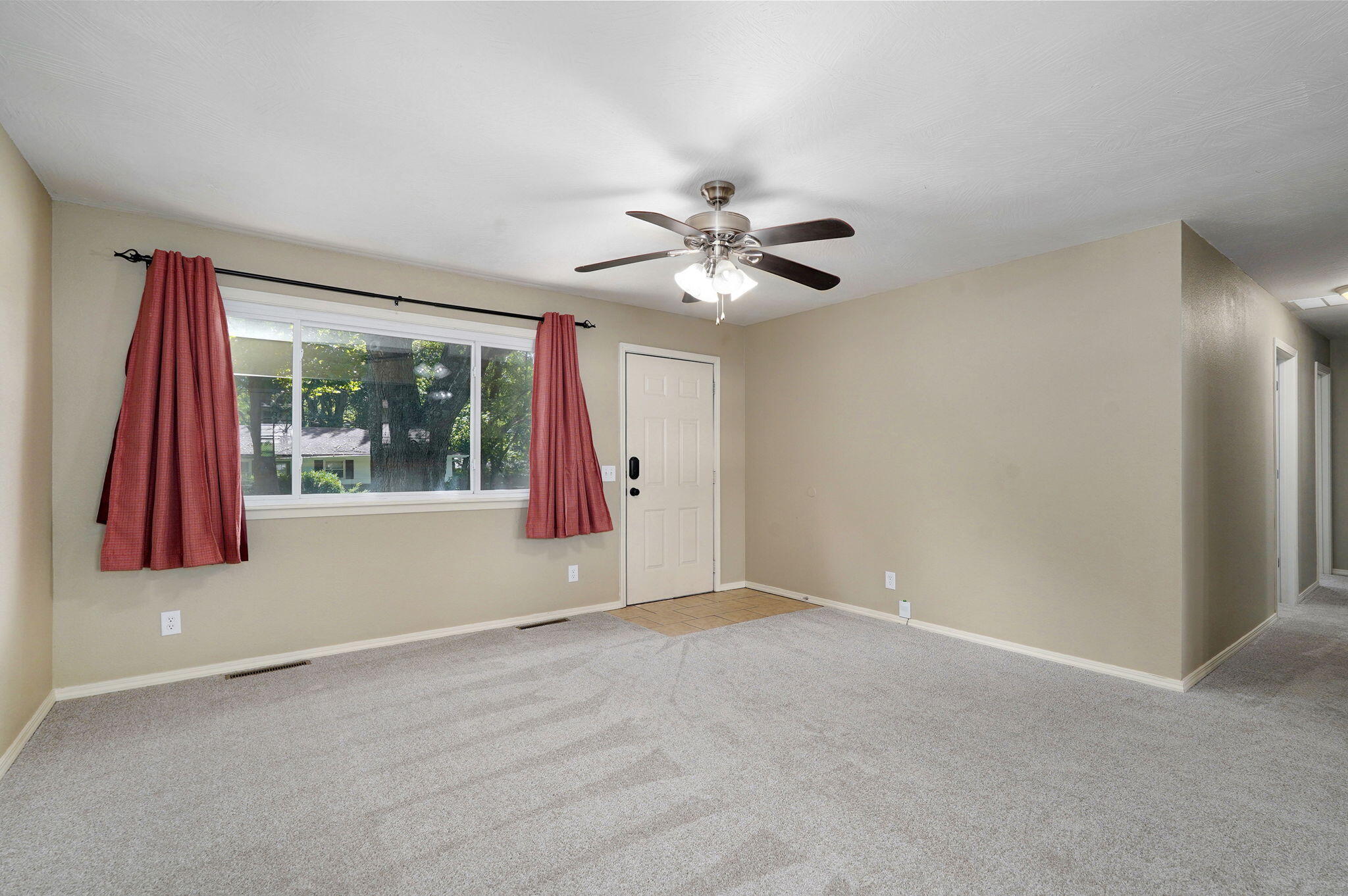 203 South Allen Avenue Property Photo 7