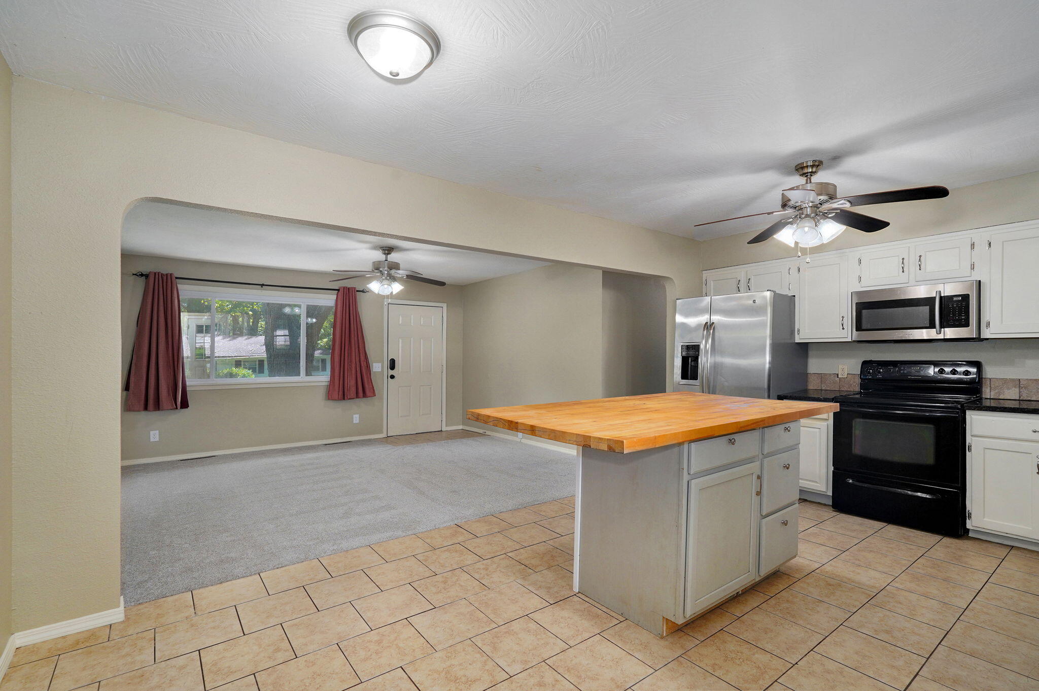 203 South Allen Avenue Property Photo 13