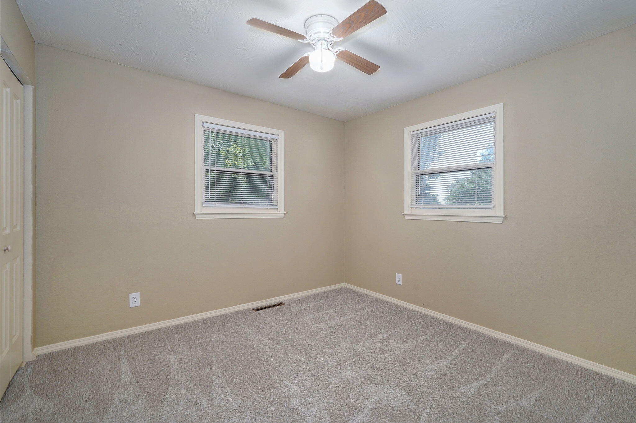 203 South Allen Avenue Property Photo 18