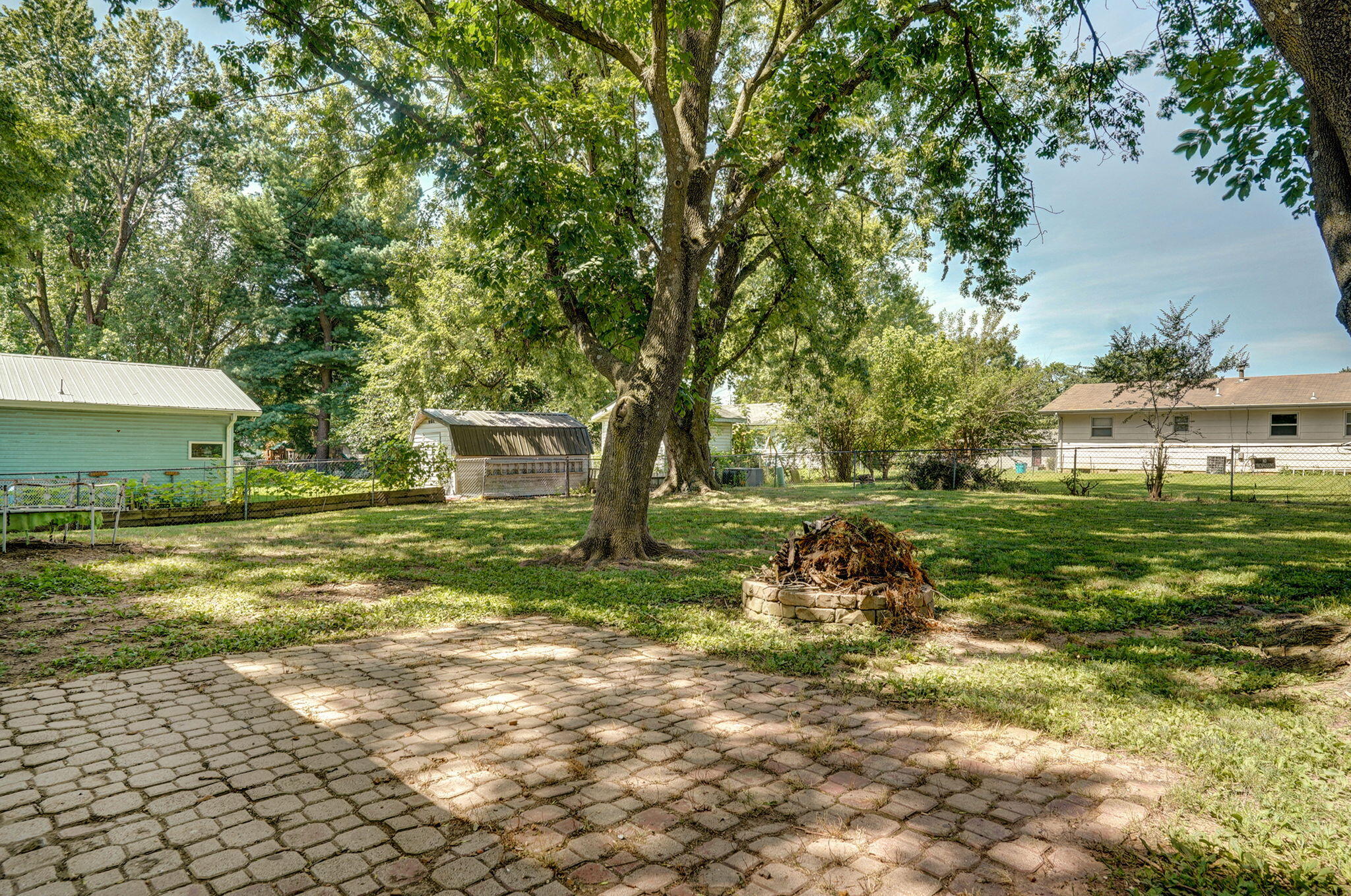 203 South Allen Avenue Property Photo 21