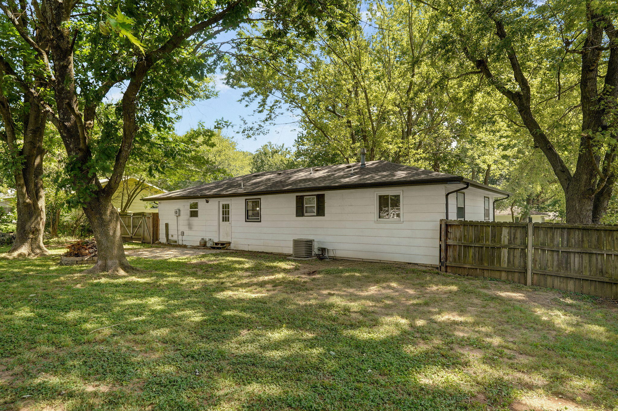 203 South Allen Avenue Property Photo 24