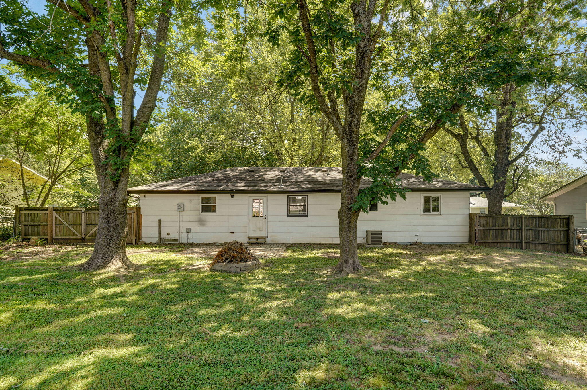 203 South Allen Avenue Property Photo 25