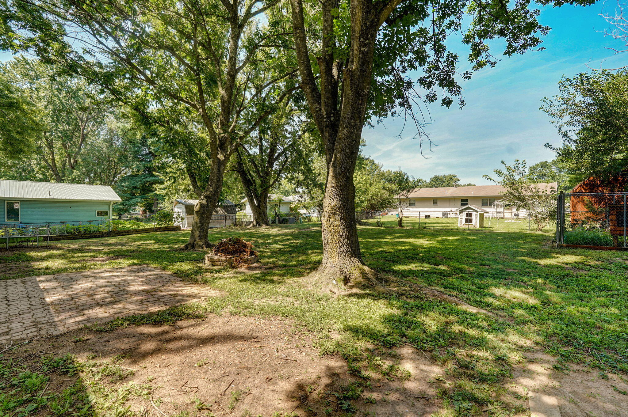 203 South Allen Avenue Property Photo 27
