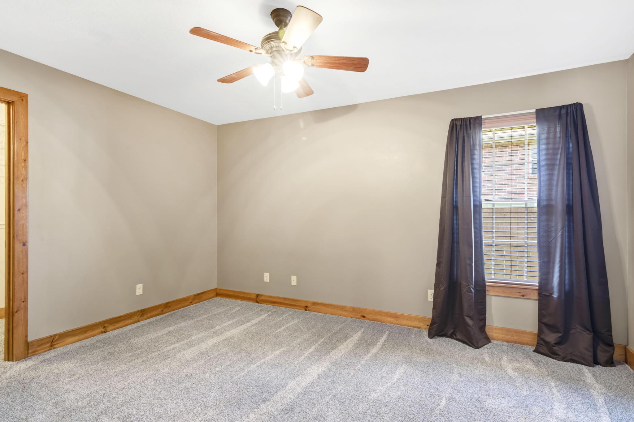 904 North 20th Avenue Property Photo 16