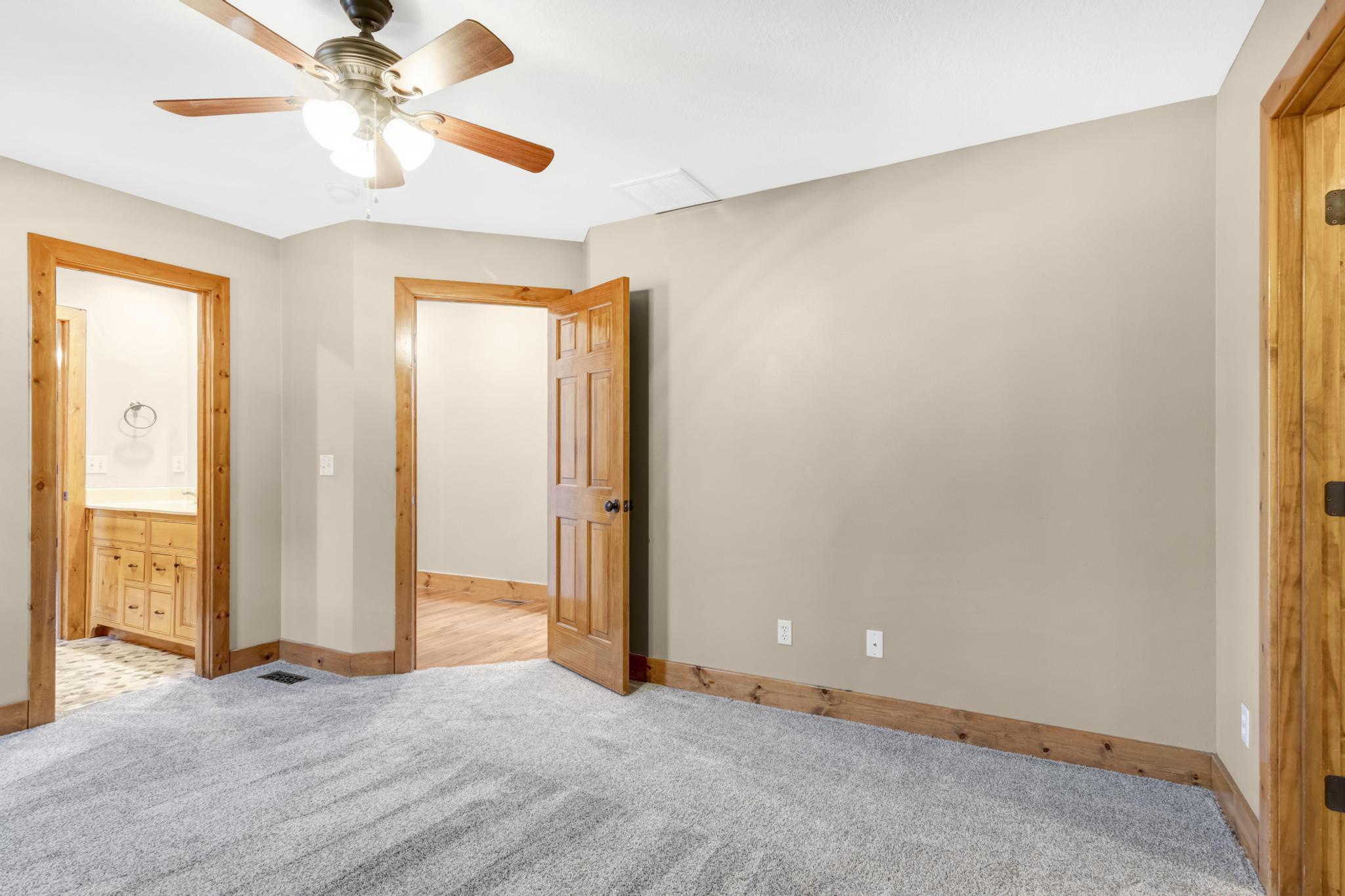 904 North 20th Avenue Property Photo 17