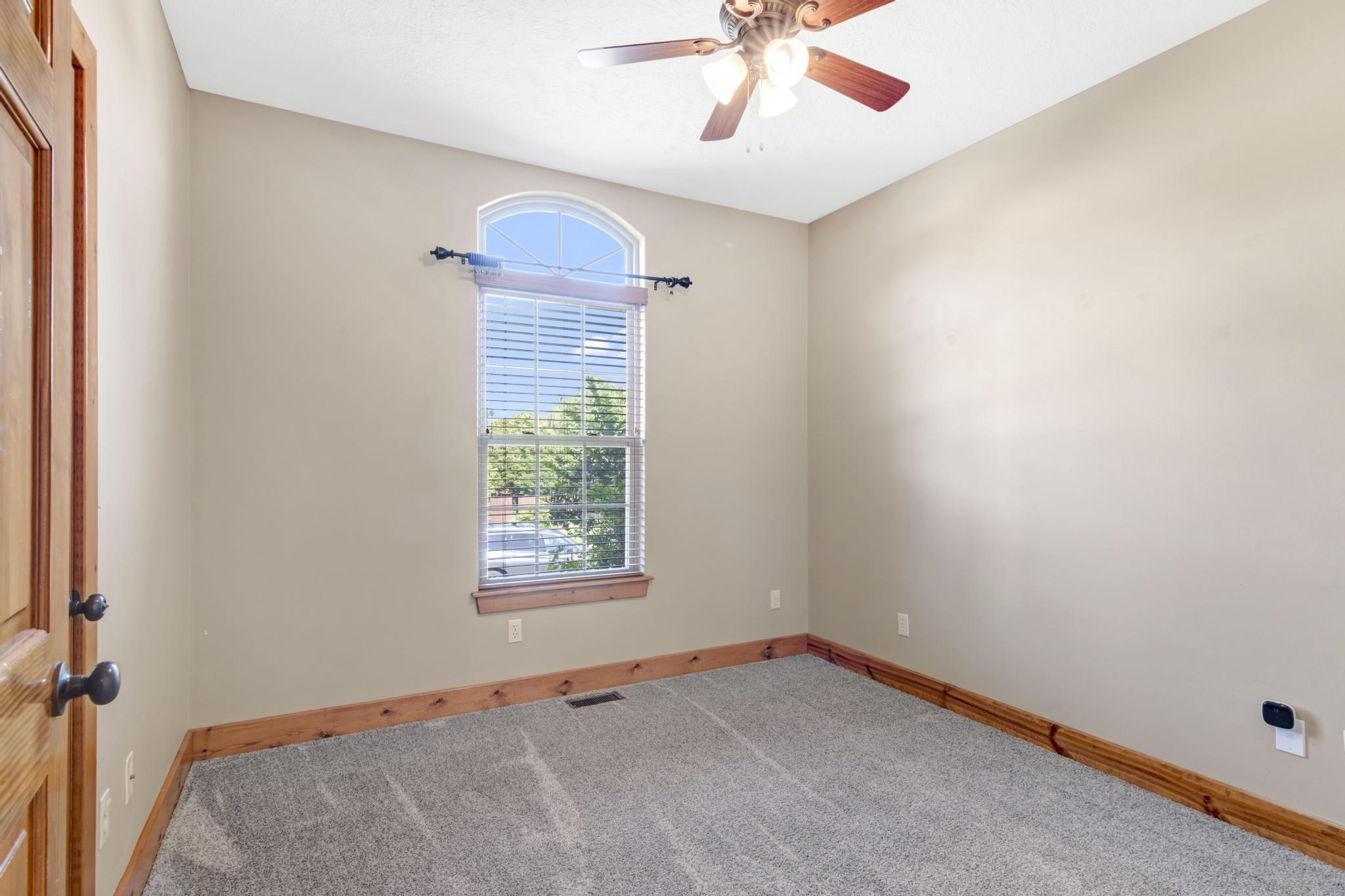 904 North 20th Avenue Property Photo 19