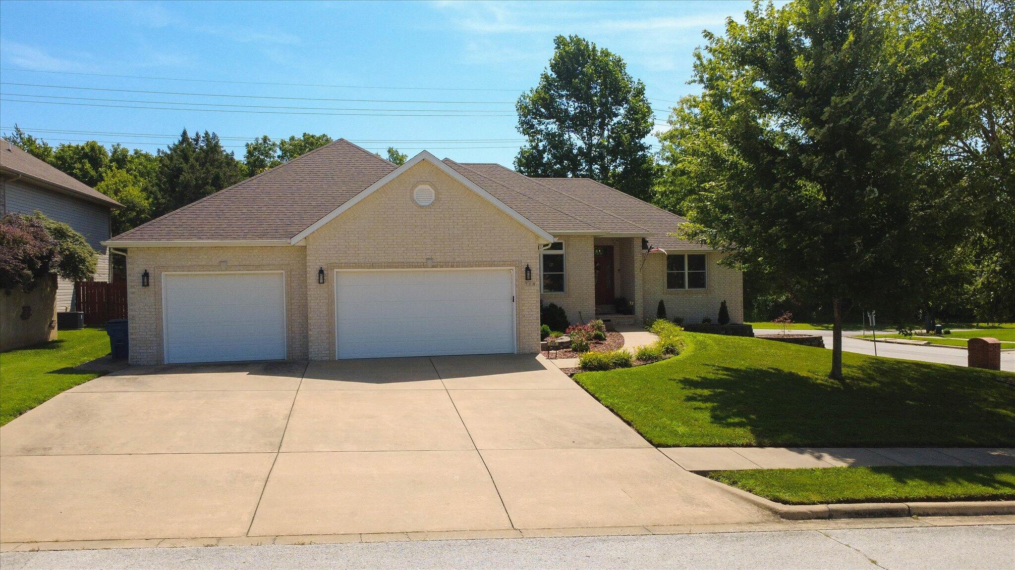 710 South Magnolia Avenue Property Photo 2
