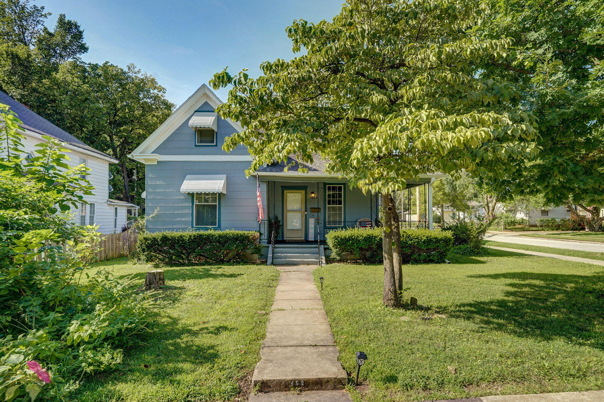 1462 East Mcdaniel Street Property Photo 1