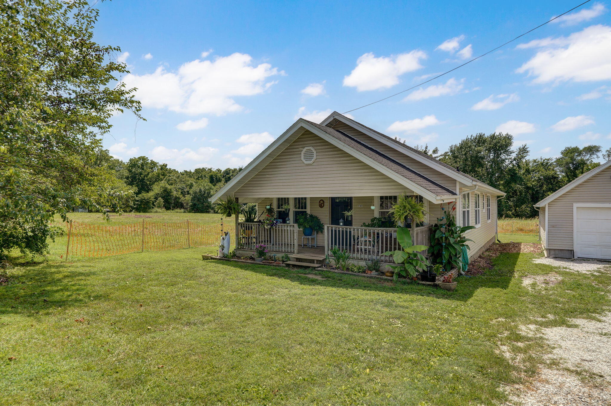 1141 North Dickerson Property Photo 2