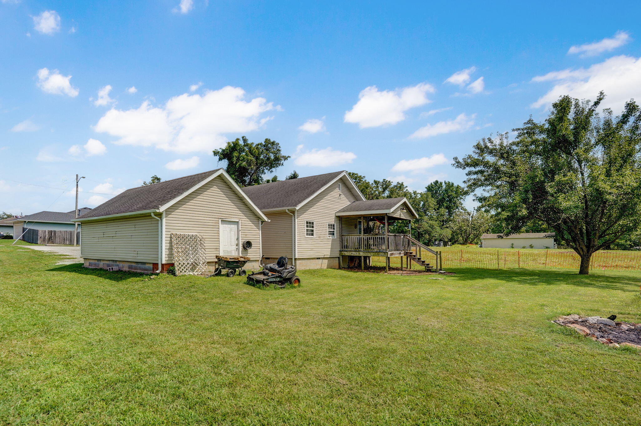 1141 North Dickerson Property Photo 20