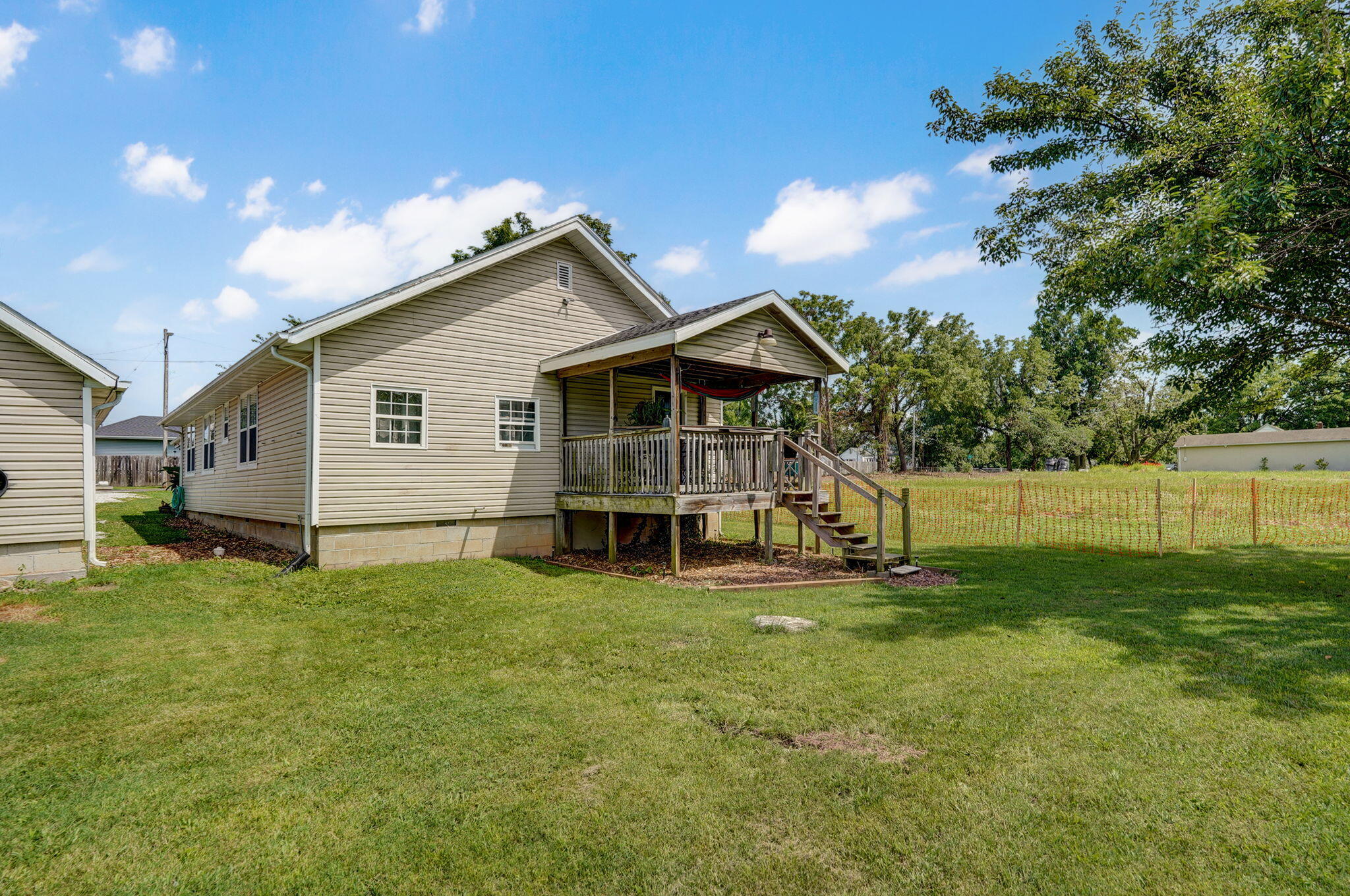 1141 North Dickerson Property Photo 22