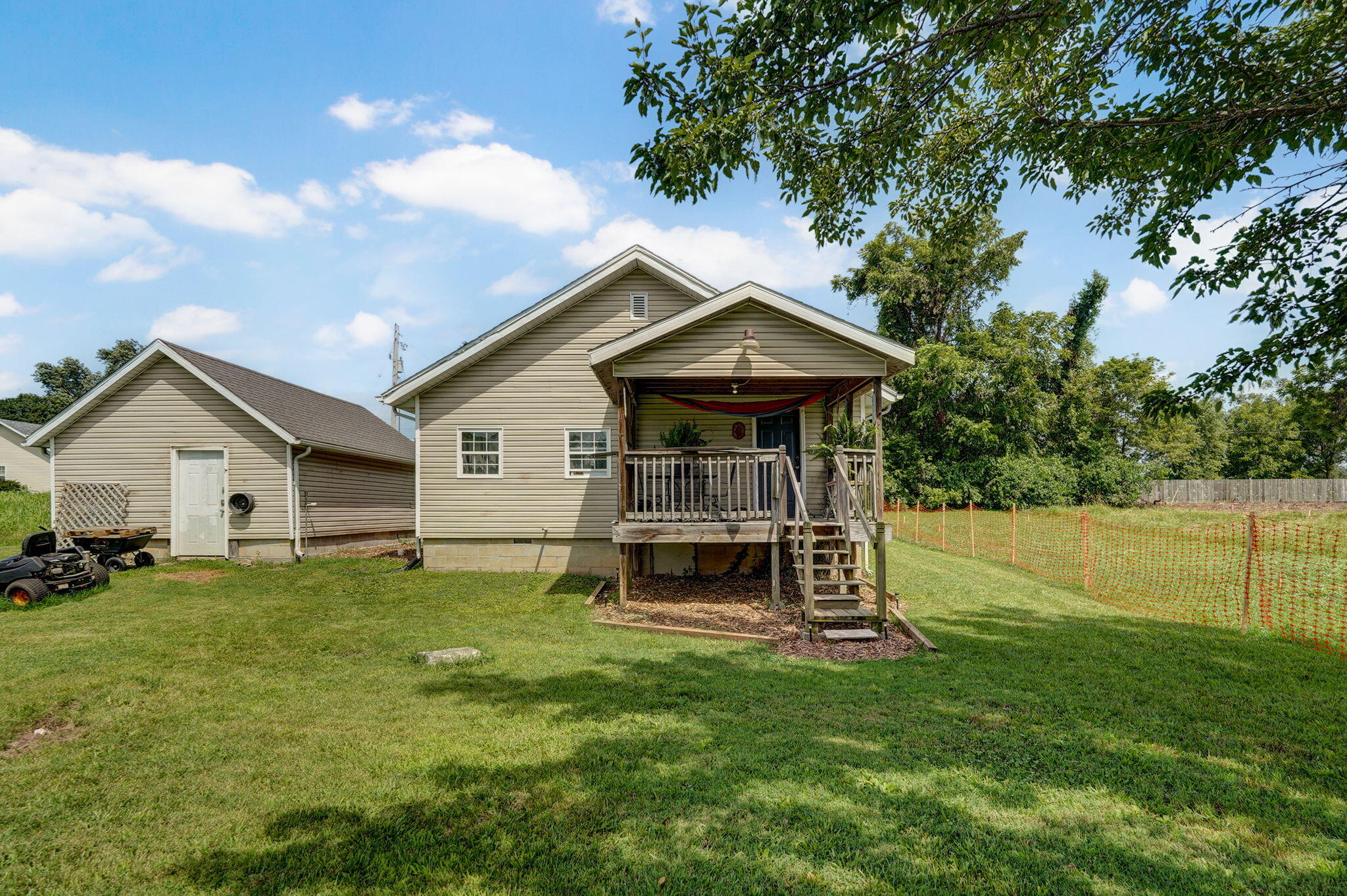 1141 North Dickerson Property Photo 23