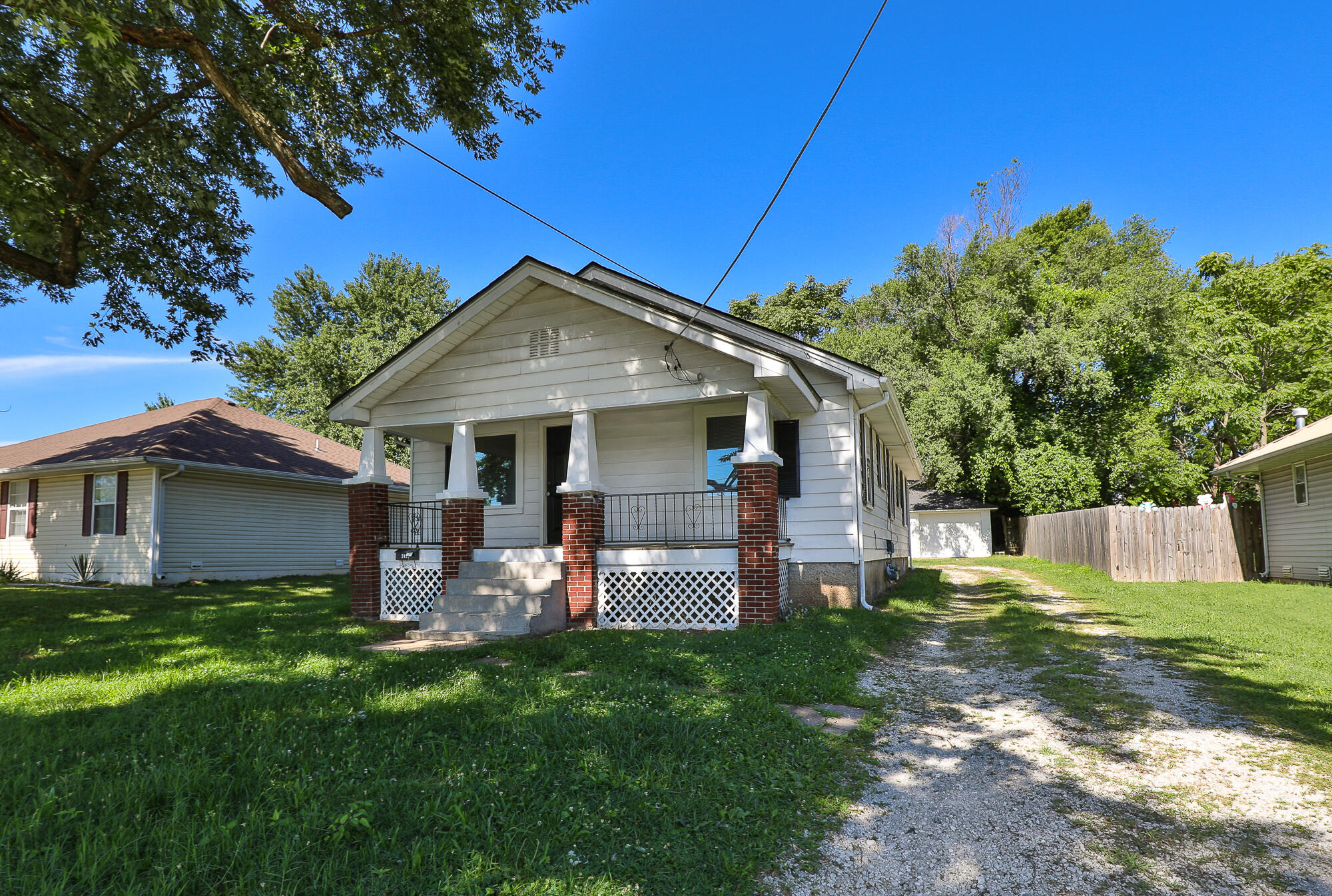 2427 North Boonville Avenue Property Photo 2