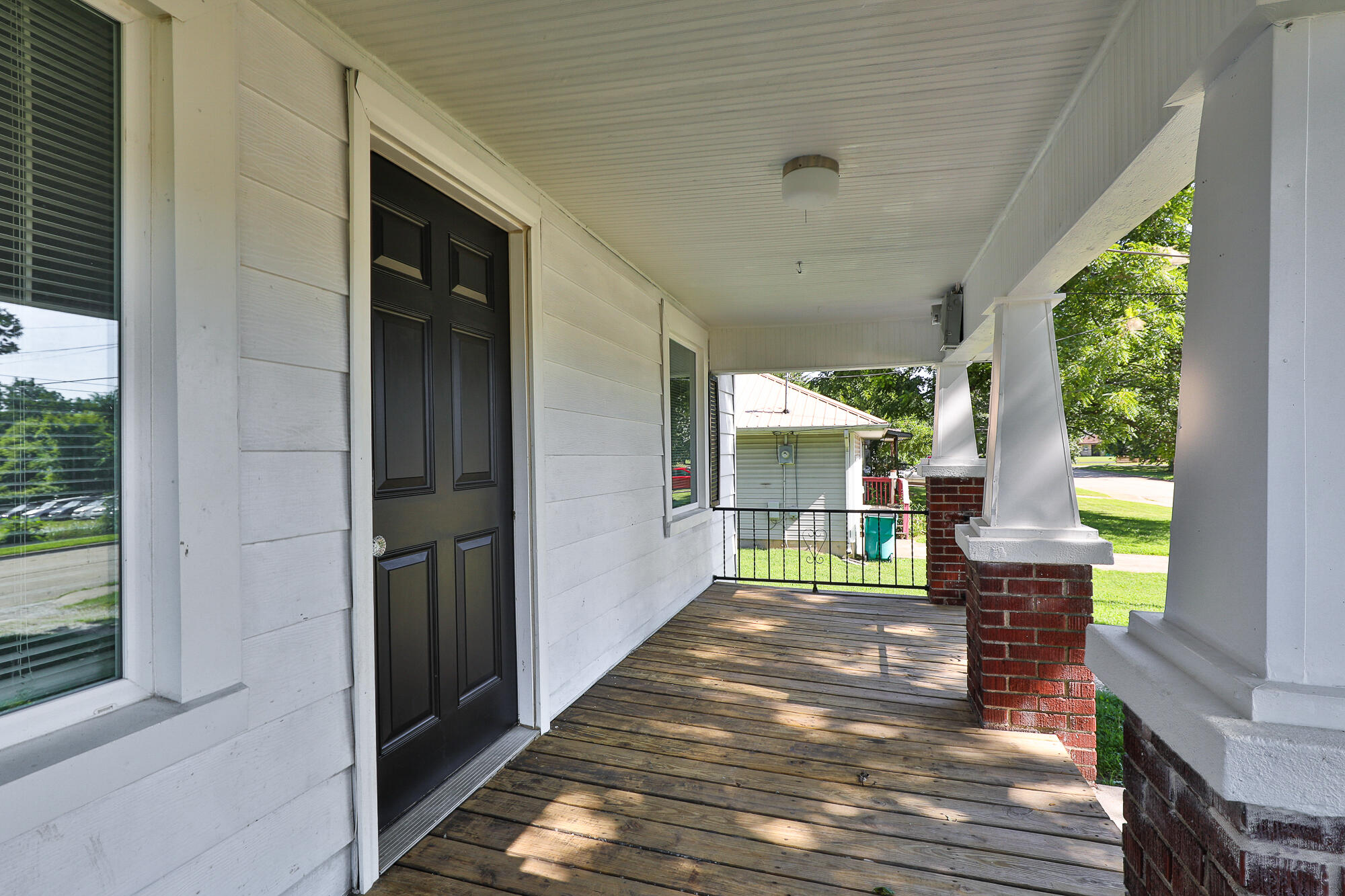 2427 North Boonville Avenue Property Photo 3