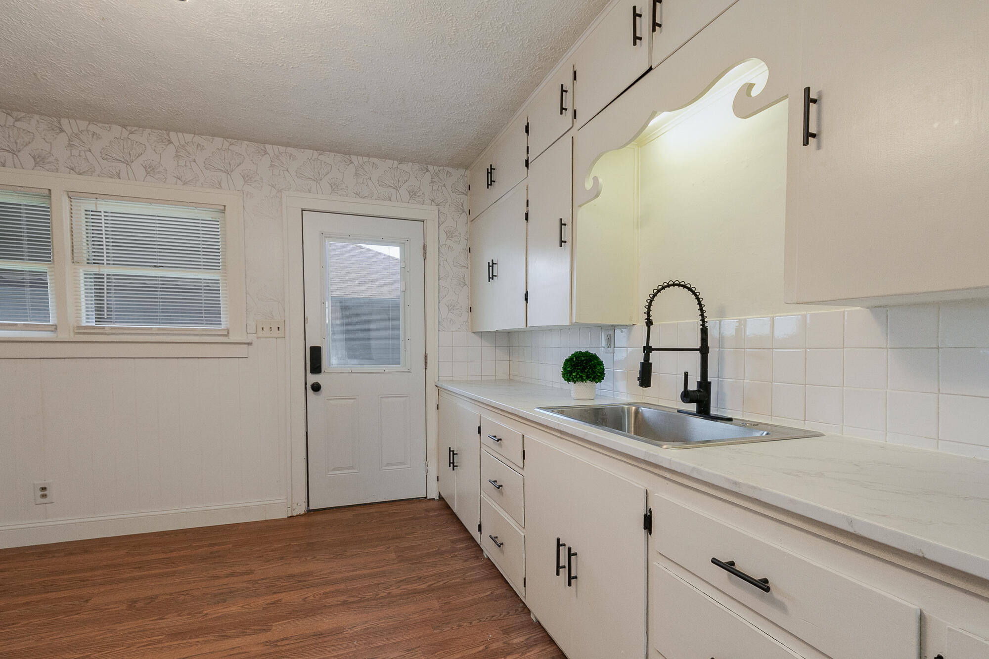 2427 North Boonville Avenue Property Photo 10