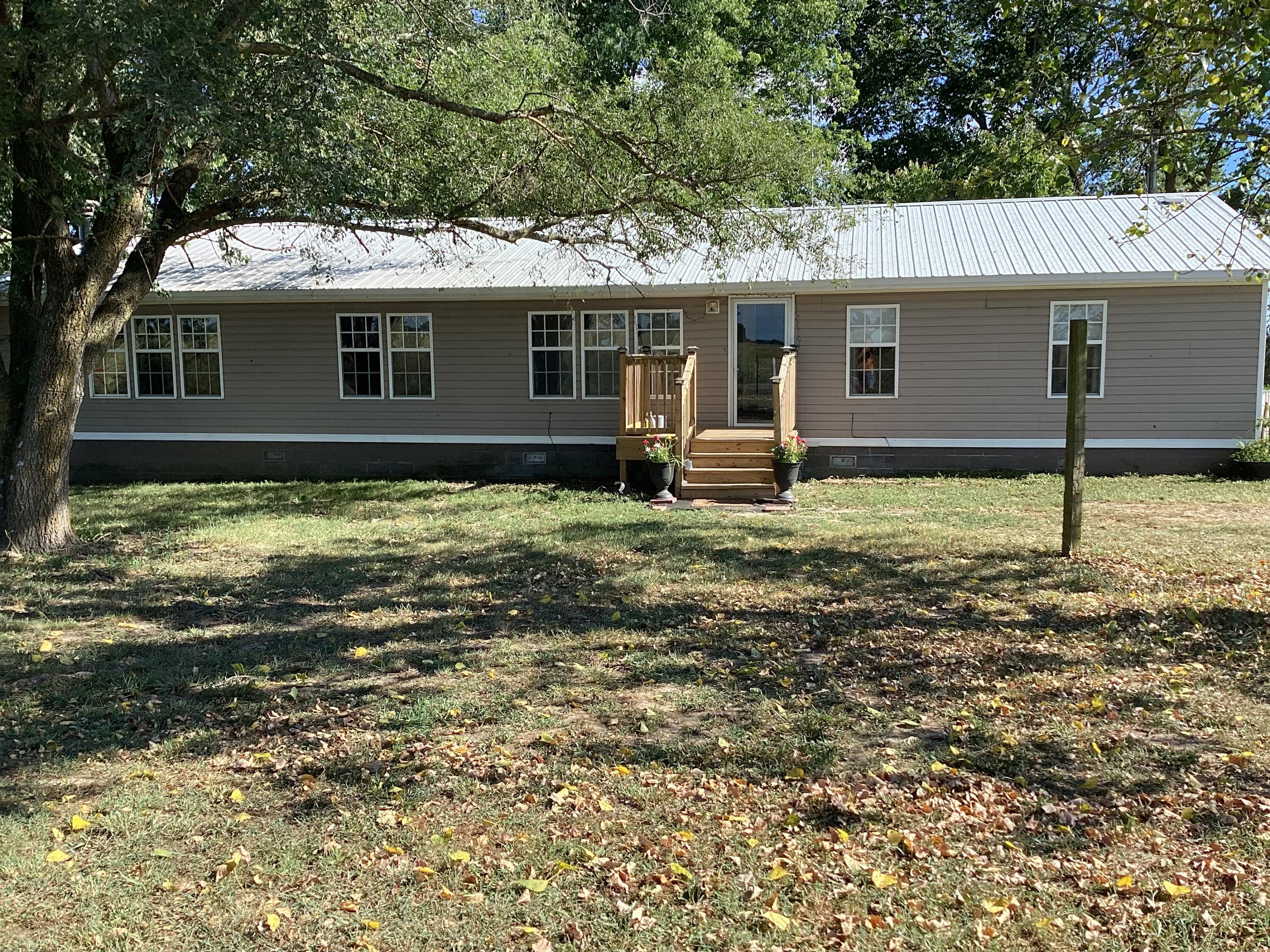 23731 Farm Road 2000 Property Photo 1