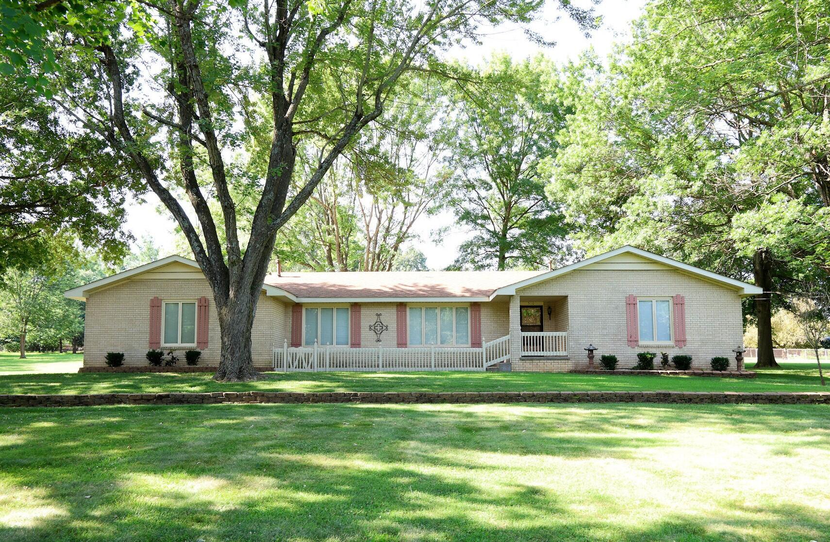 510 East Nottingham Lane Property Photo 1