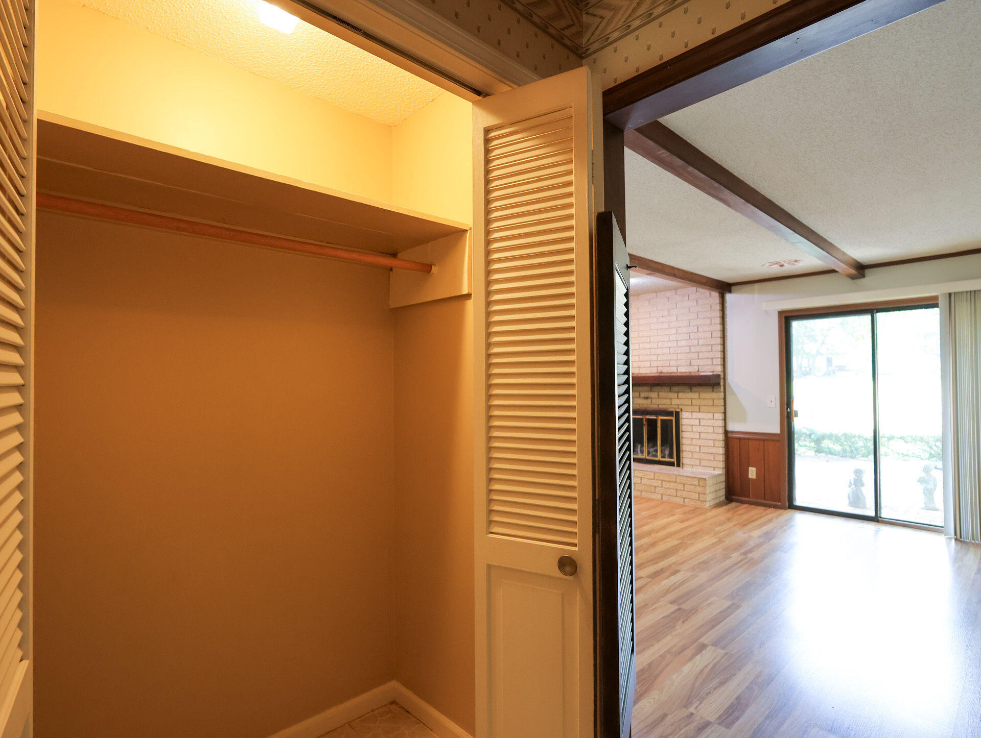 510 East Nottingham Lane Property Photo 9