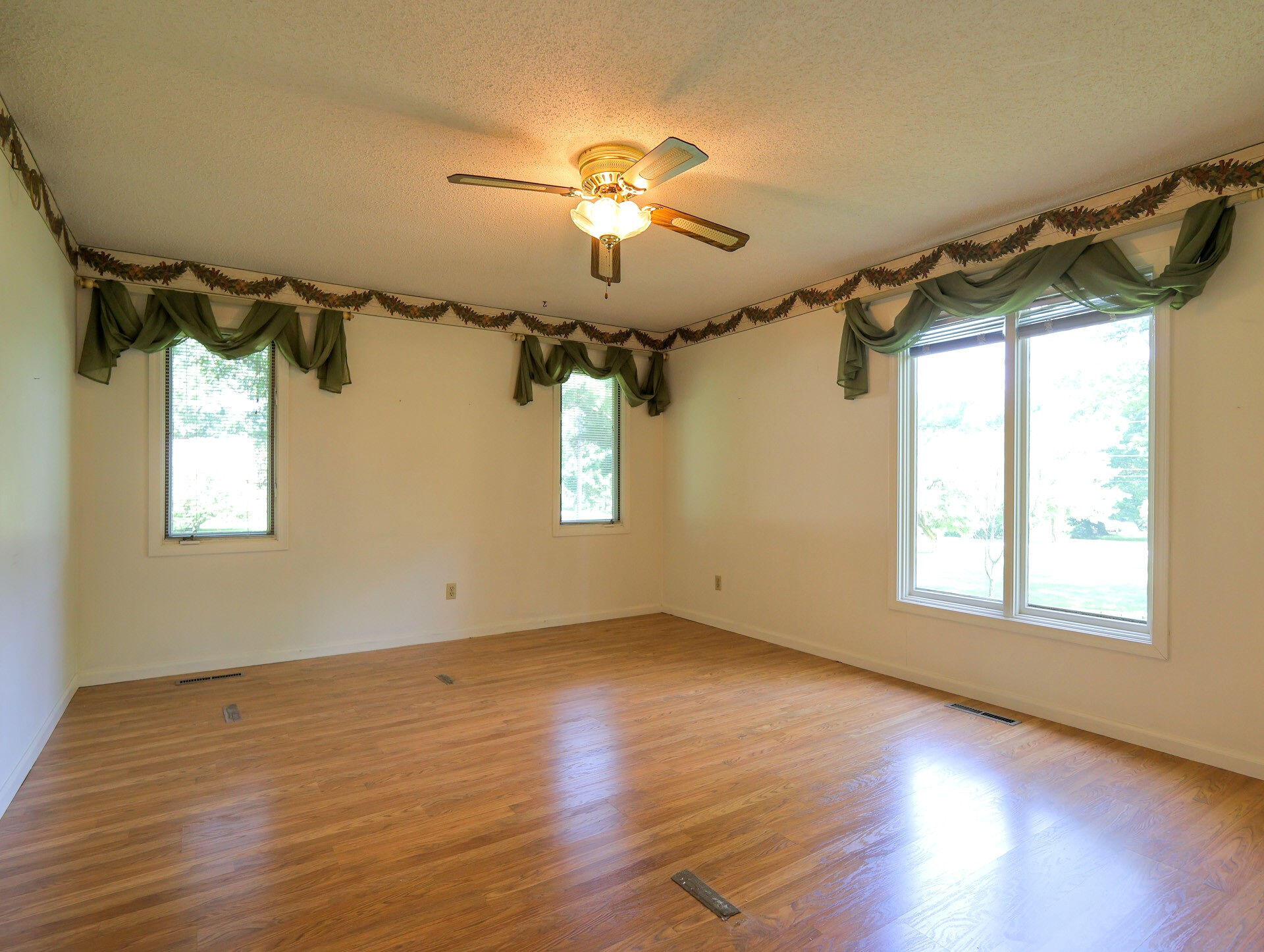 510 East Nottingham Lane Property Photo 28