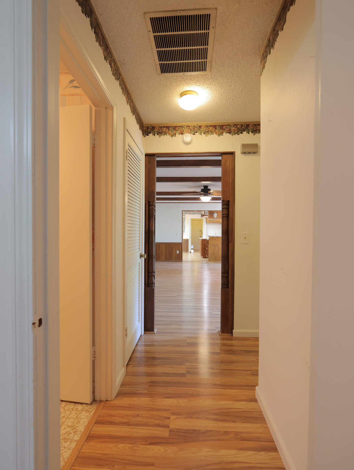 510 East Nottingham Lane Property Photo 32