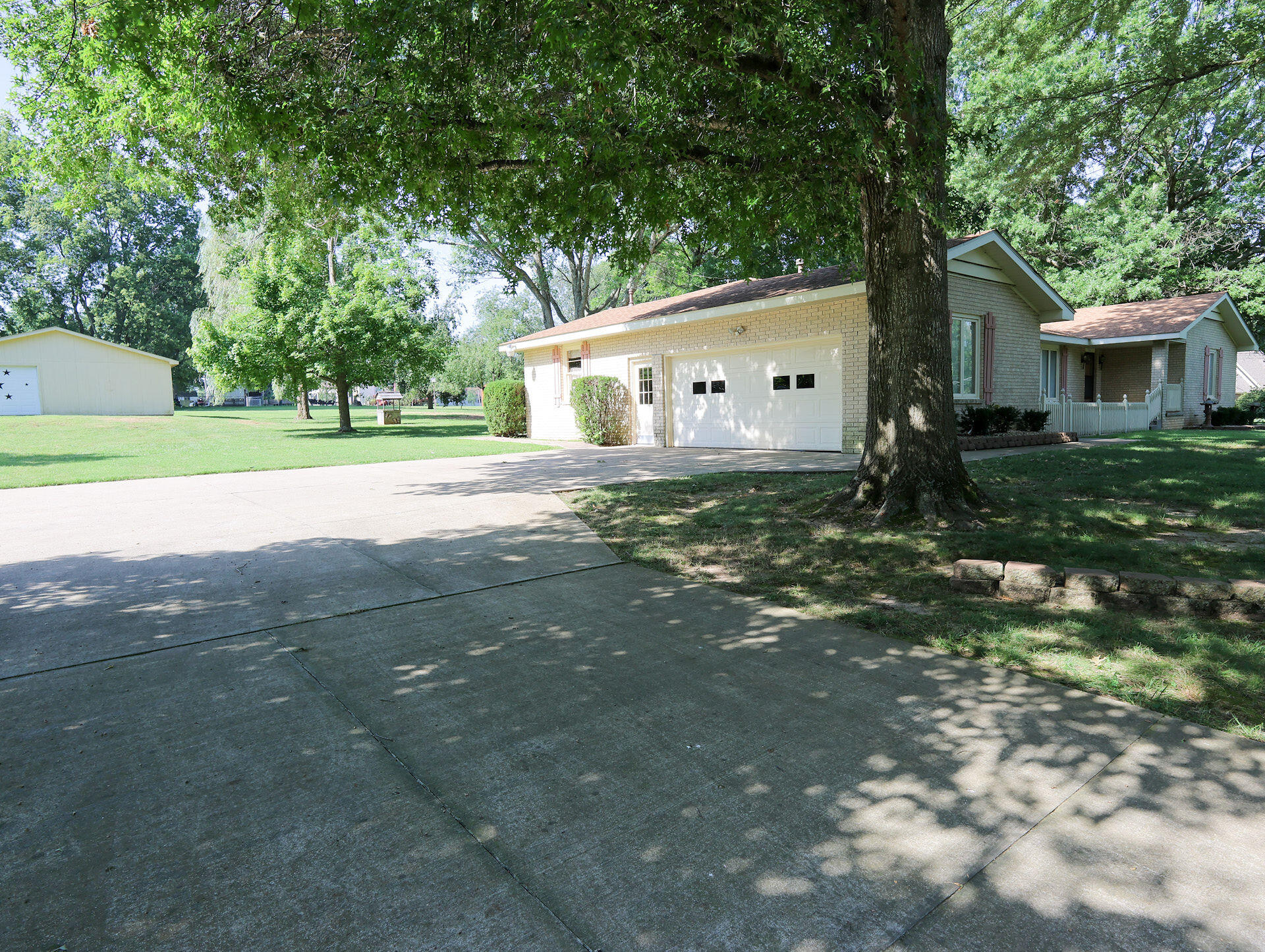 510 East Nottingham Lane Property Photo 52