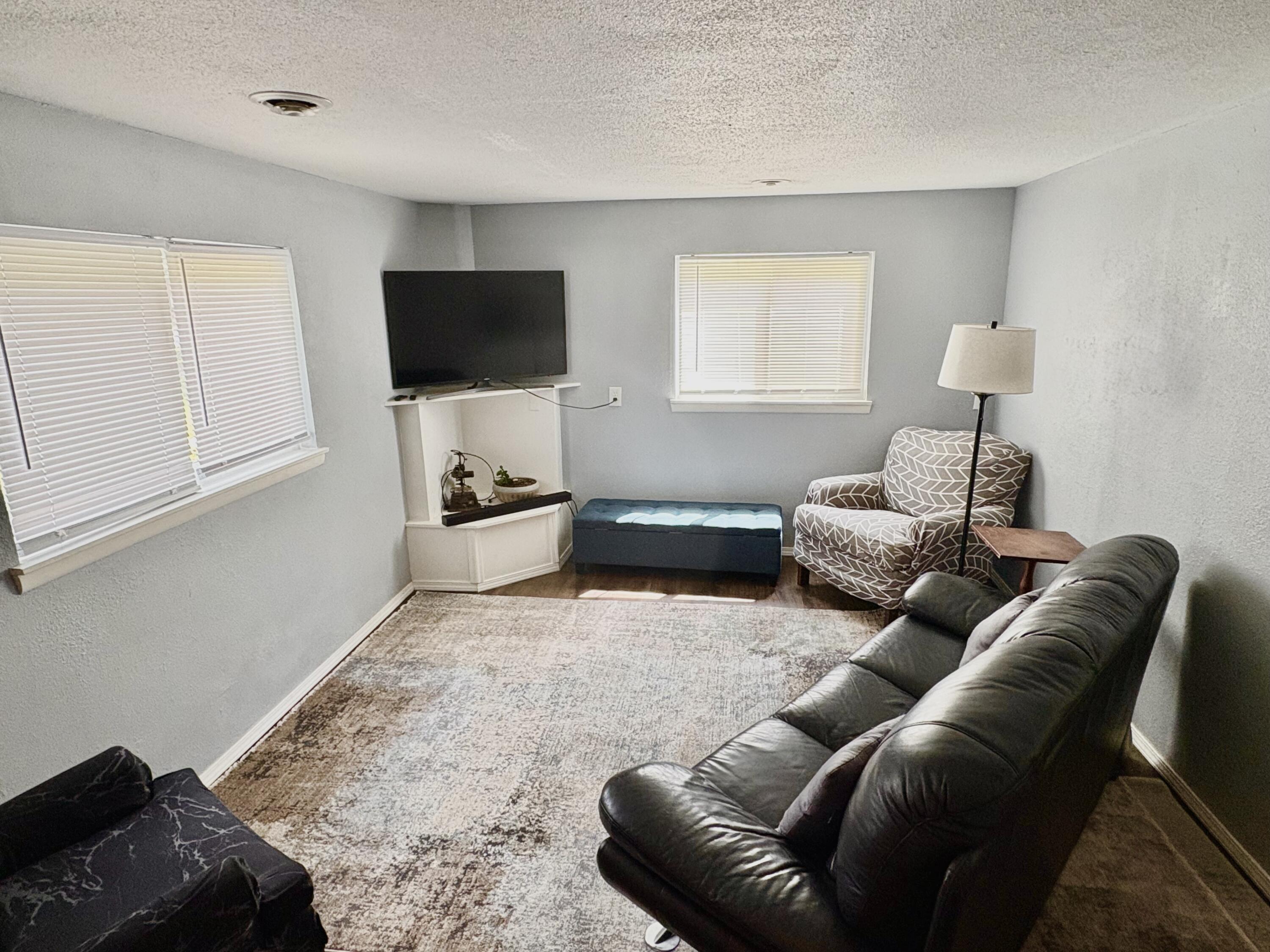 602 East Edgewood Street Property Photo 5