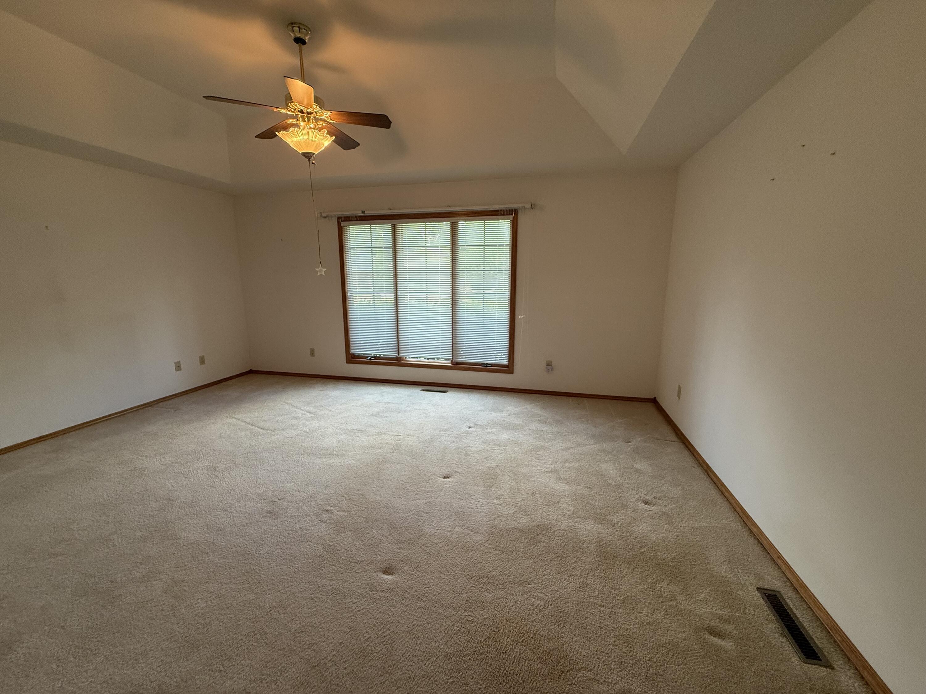 1946 East Ridgewood Drive Property Photo 11