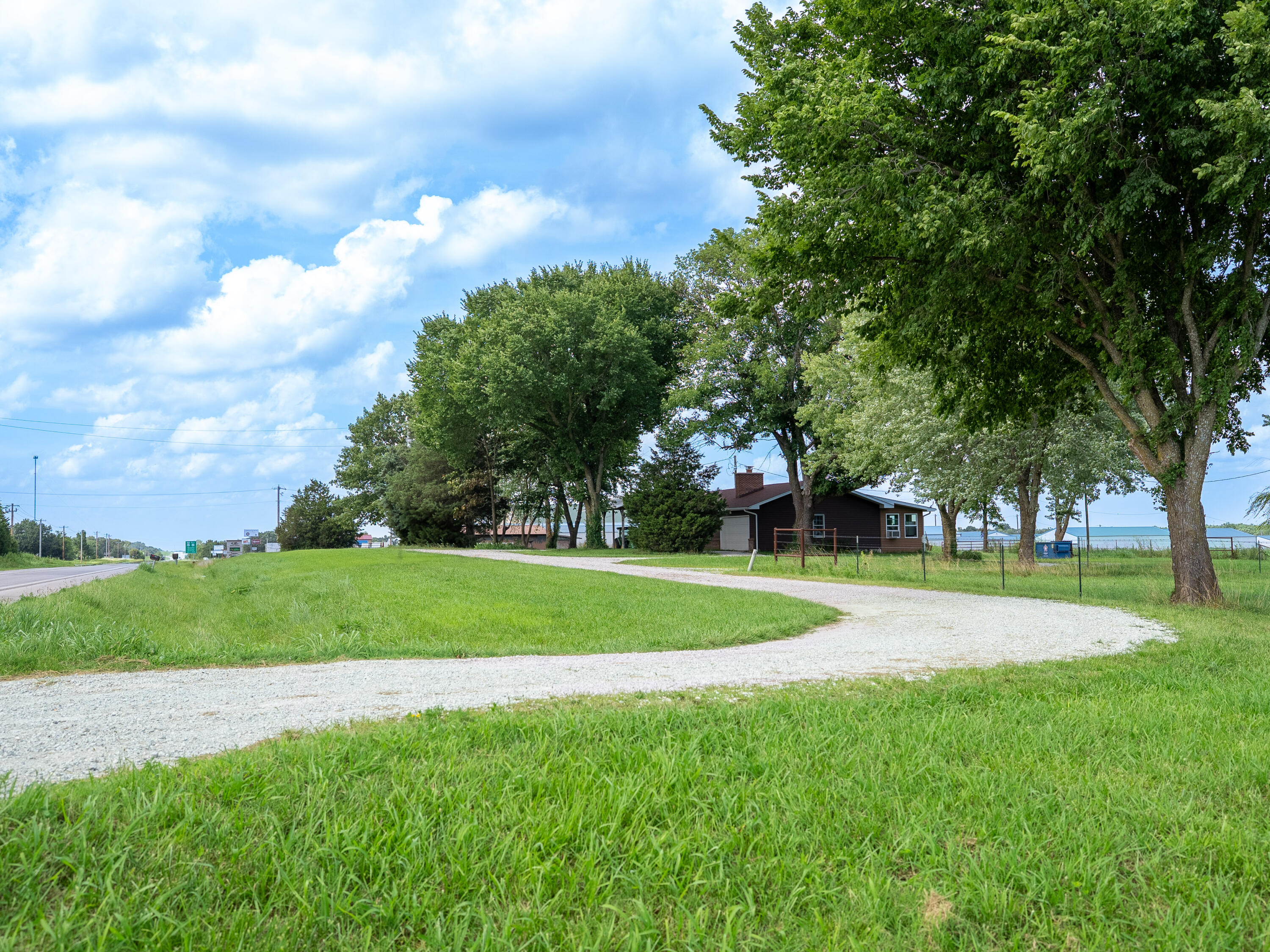 12693 Highway 59 Property Photo 3