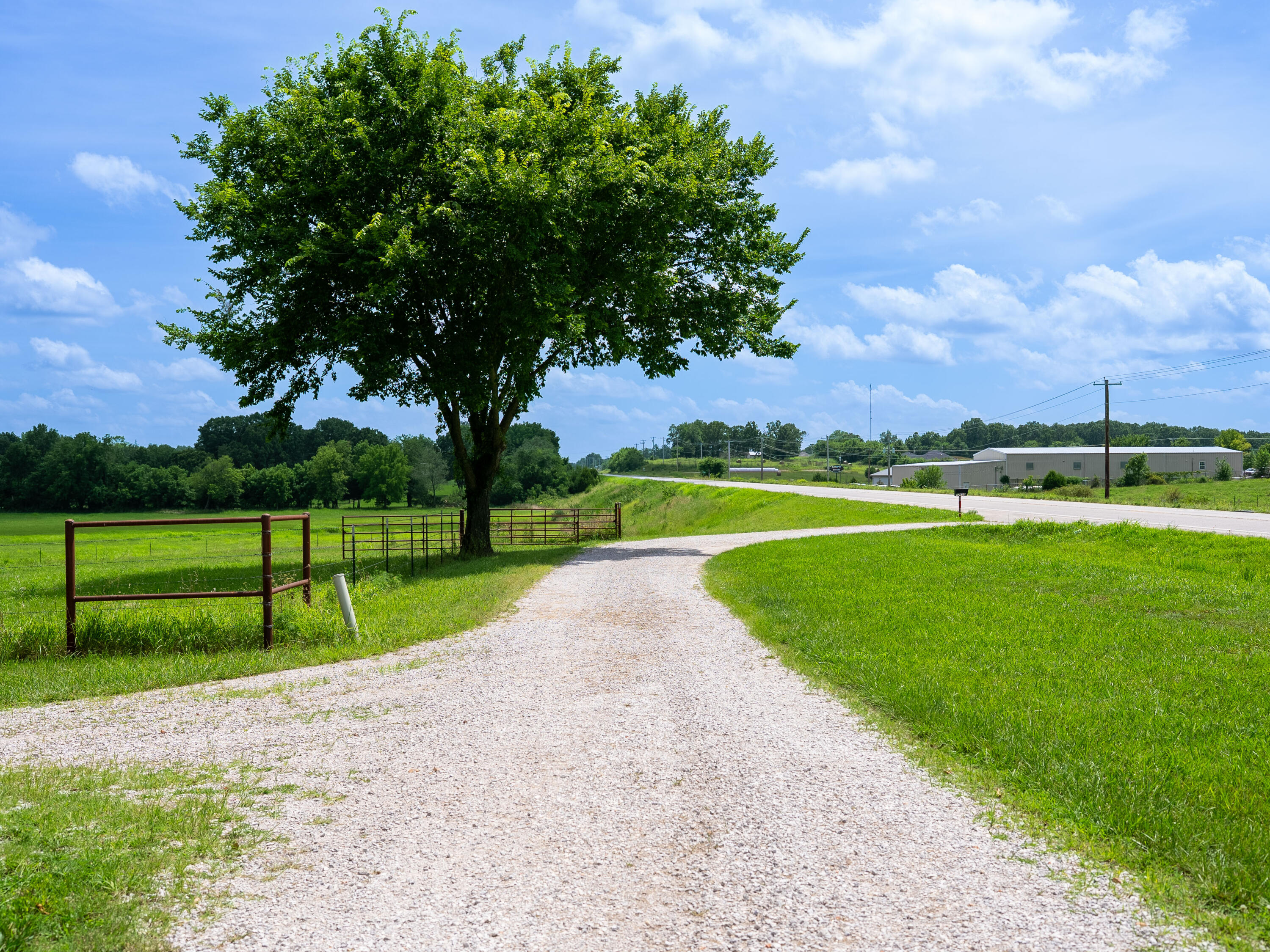 12693 Highway 59 Property Photo 4