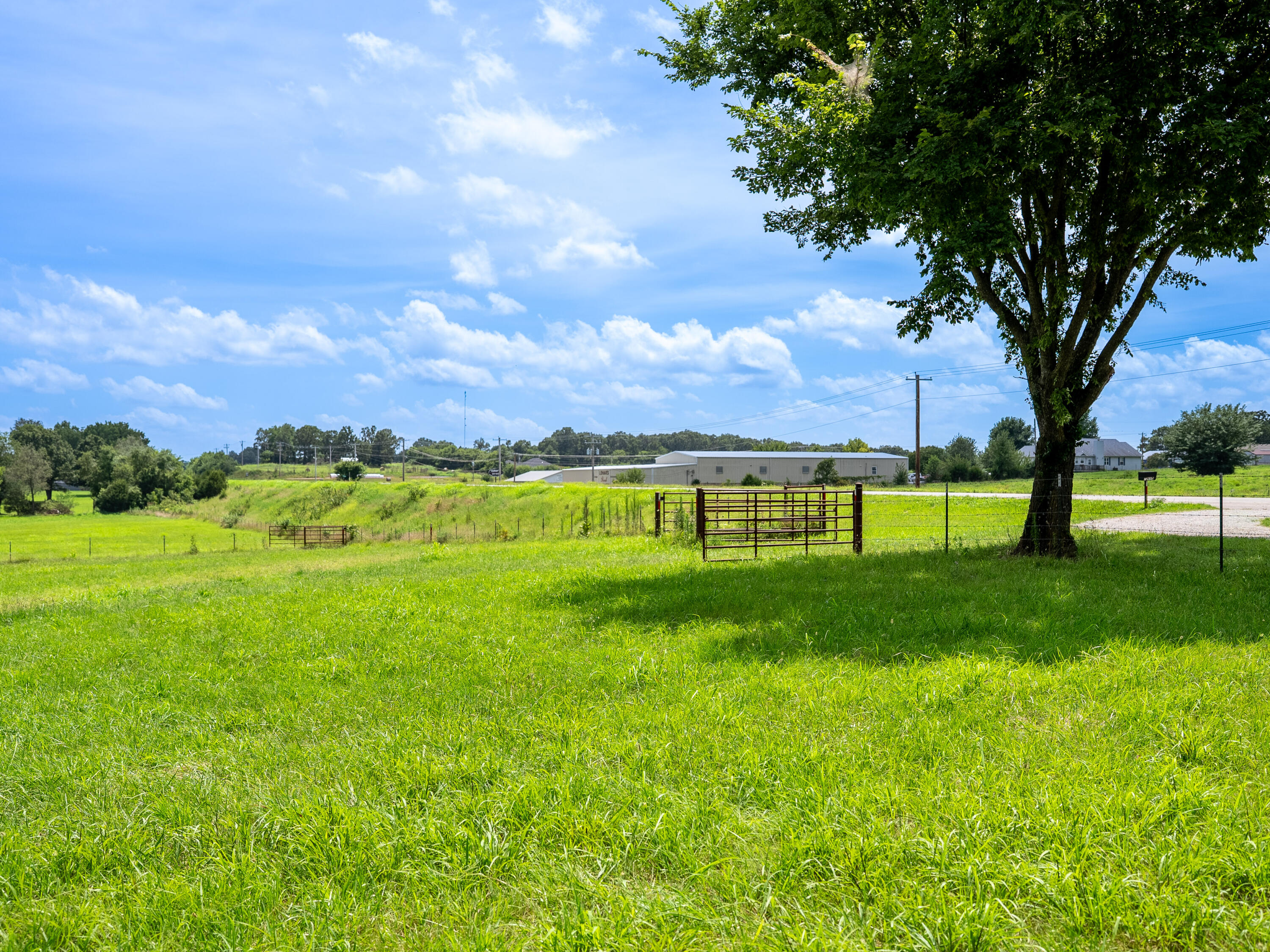 12693 Highway 59 Property Photo 7