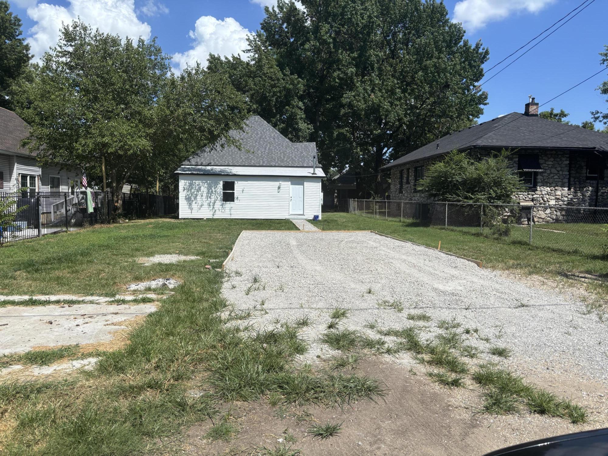 1728 South Picher Avenue Property Photo 11