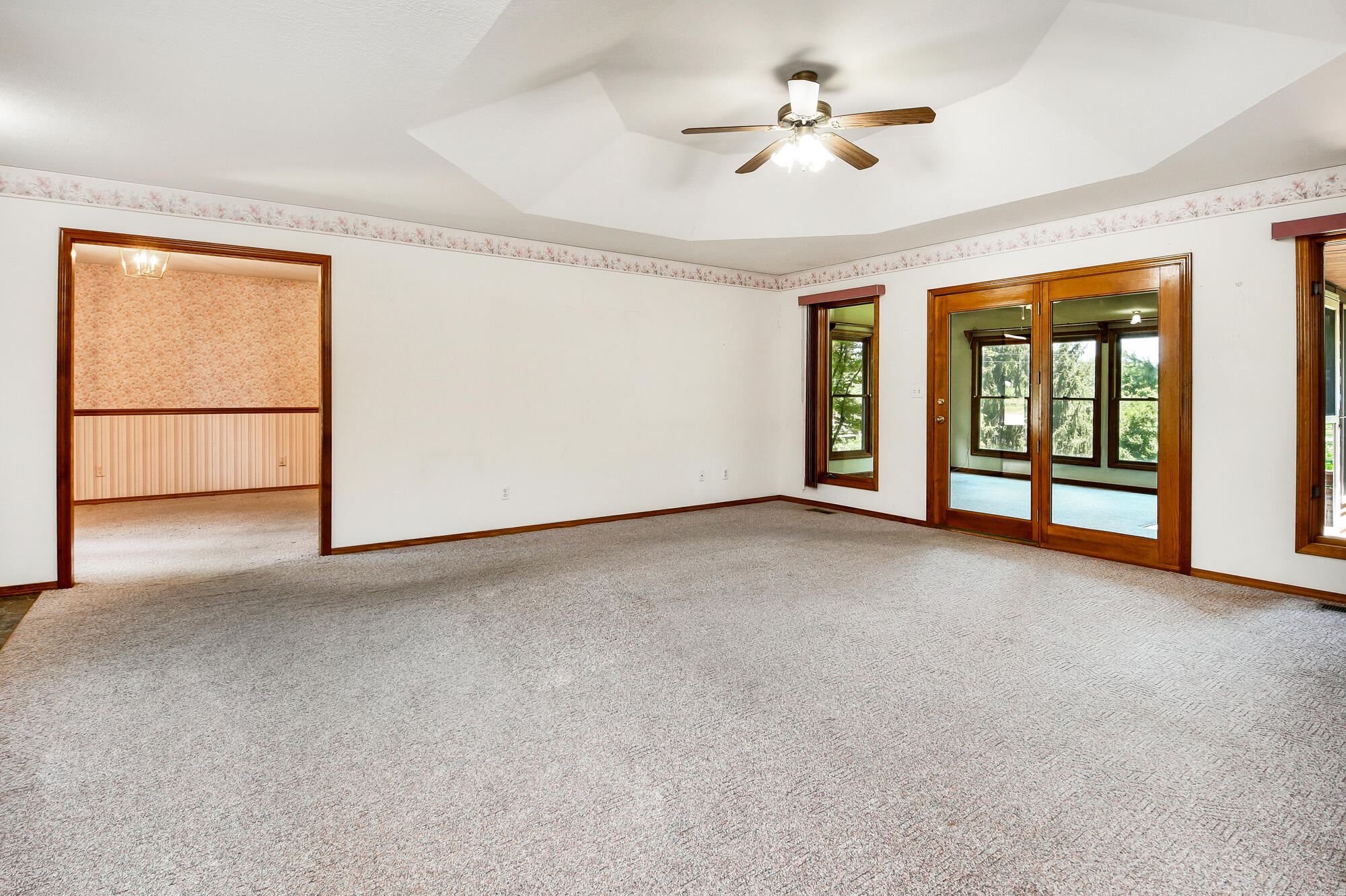 2400 South 6th Avenue Property Photo 10