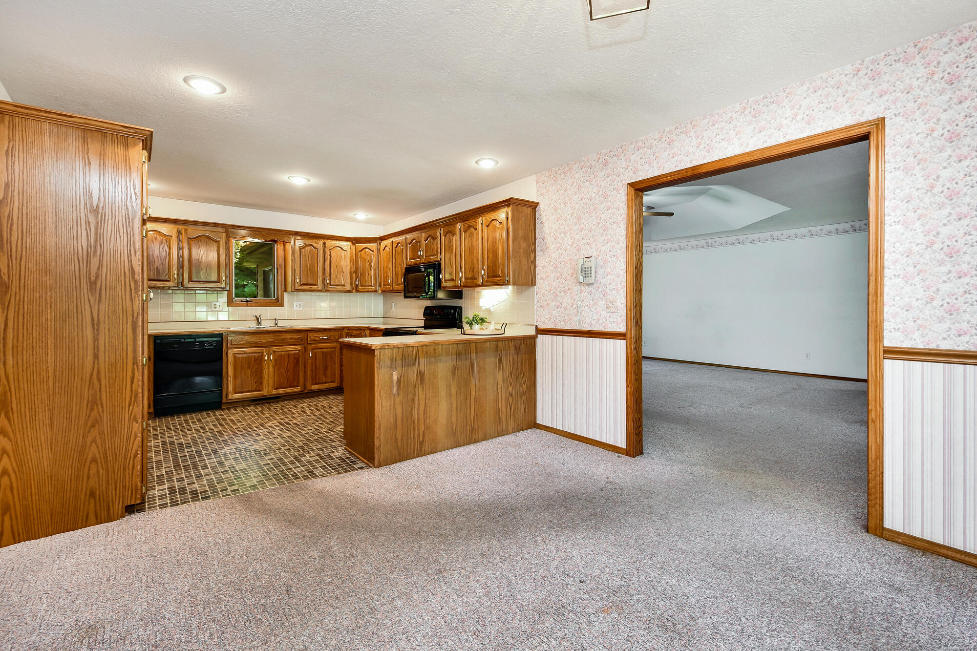 2400 South 6th Avenue Property Photo 17