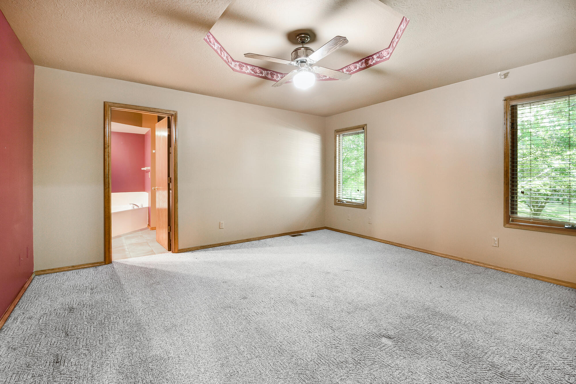 2400 South 6th Avenue Property Photo 27