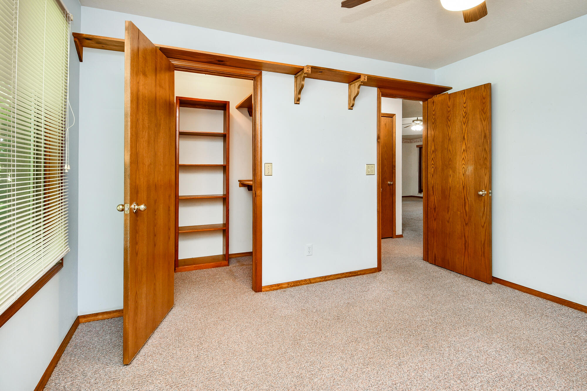 2400 South 6th Avenue Property Photo 34