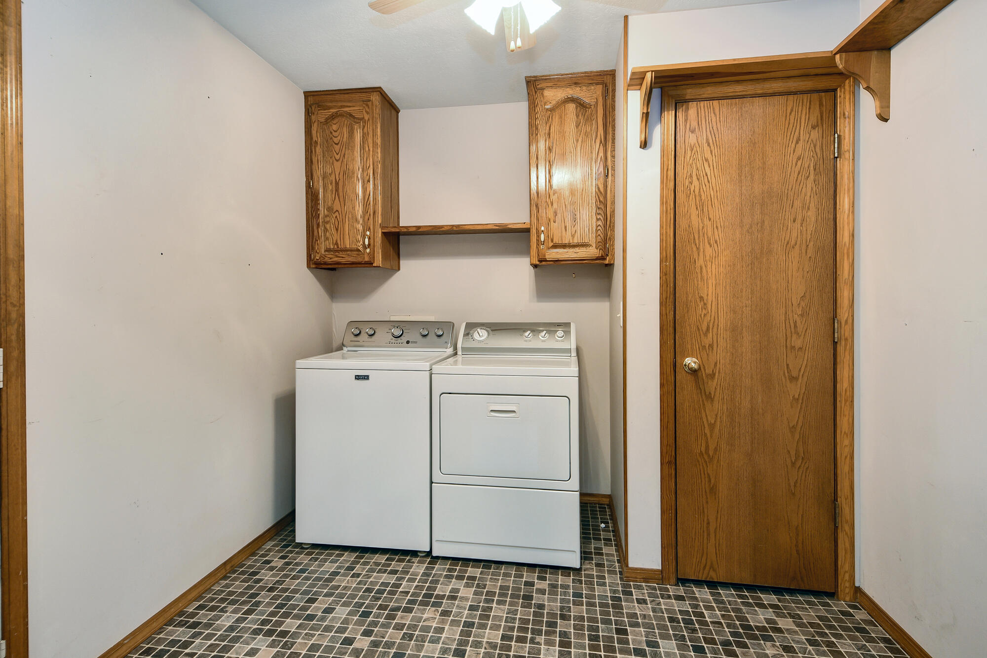 2400 South 6th Avenue Property Photo 37