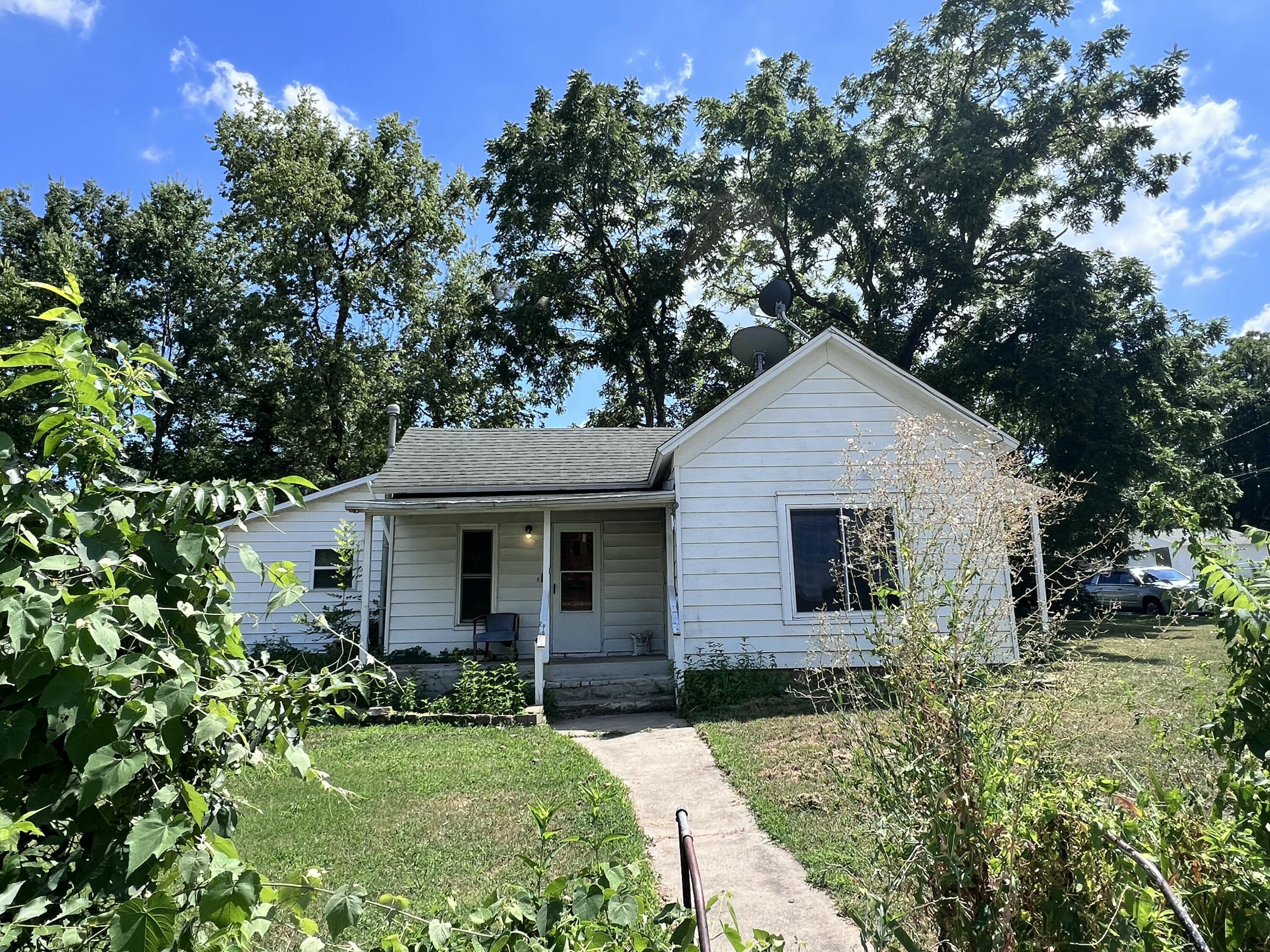 700 South Francis Street Property Photo 1