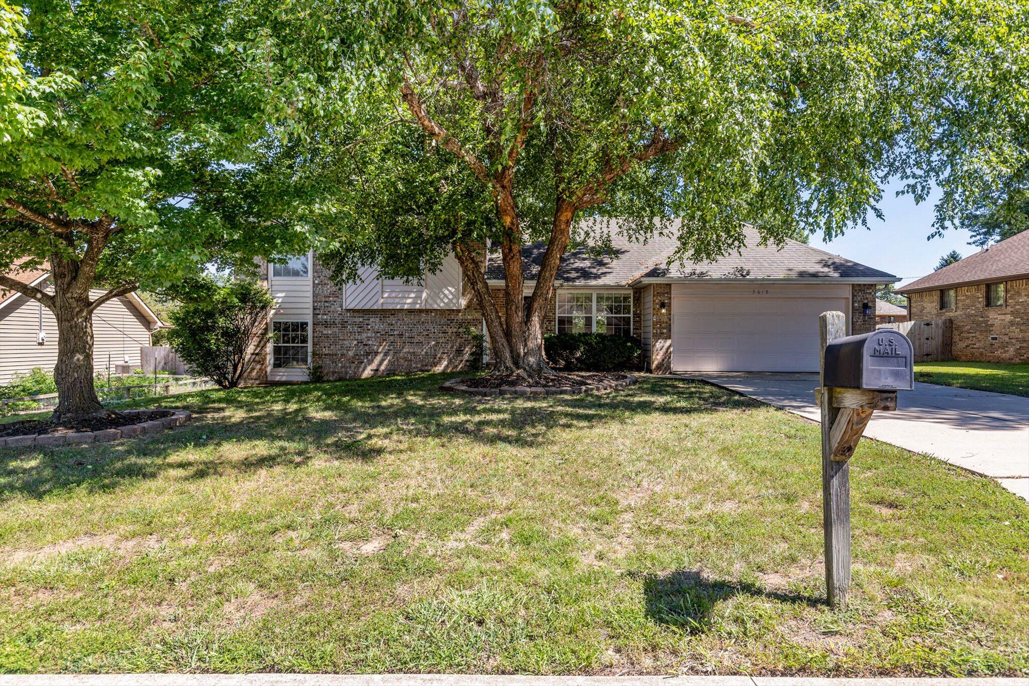 3619 West Maplewood Street Property Photo 3