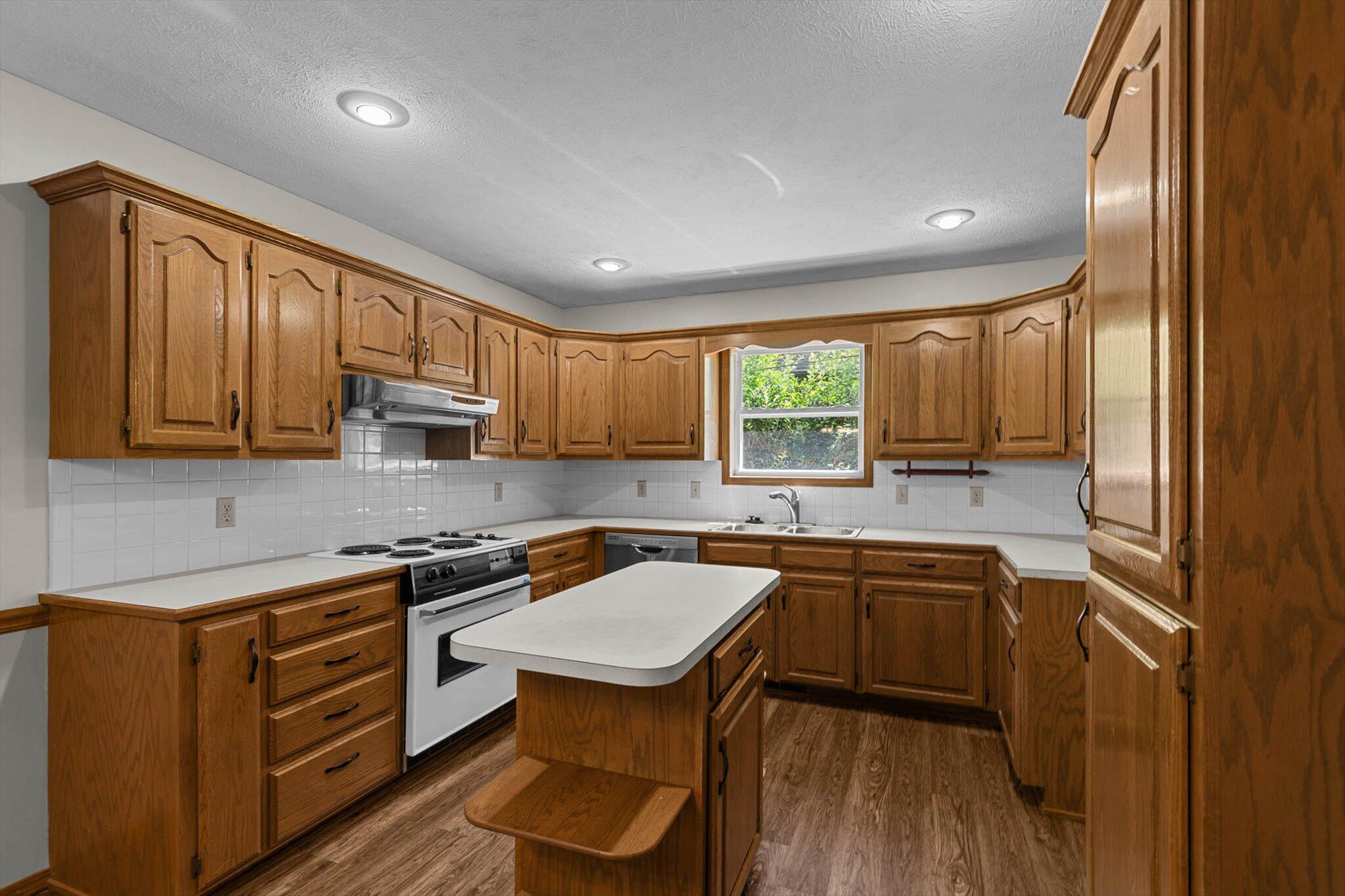 3619 West Maplewood Street Property Photo 9