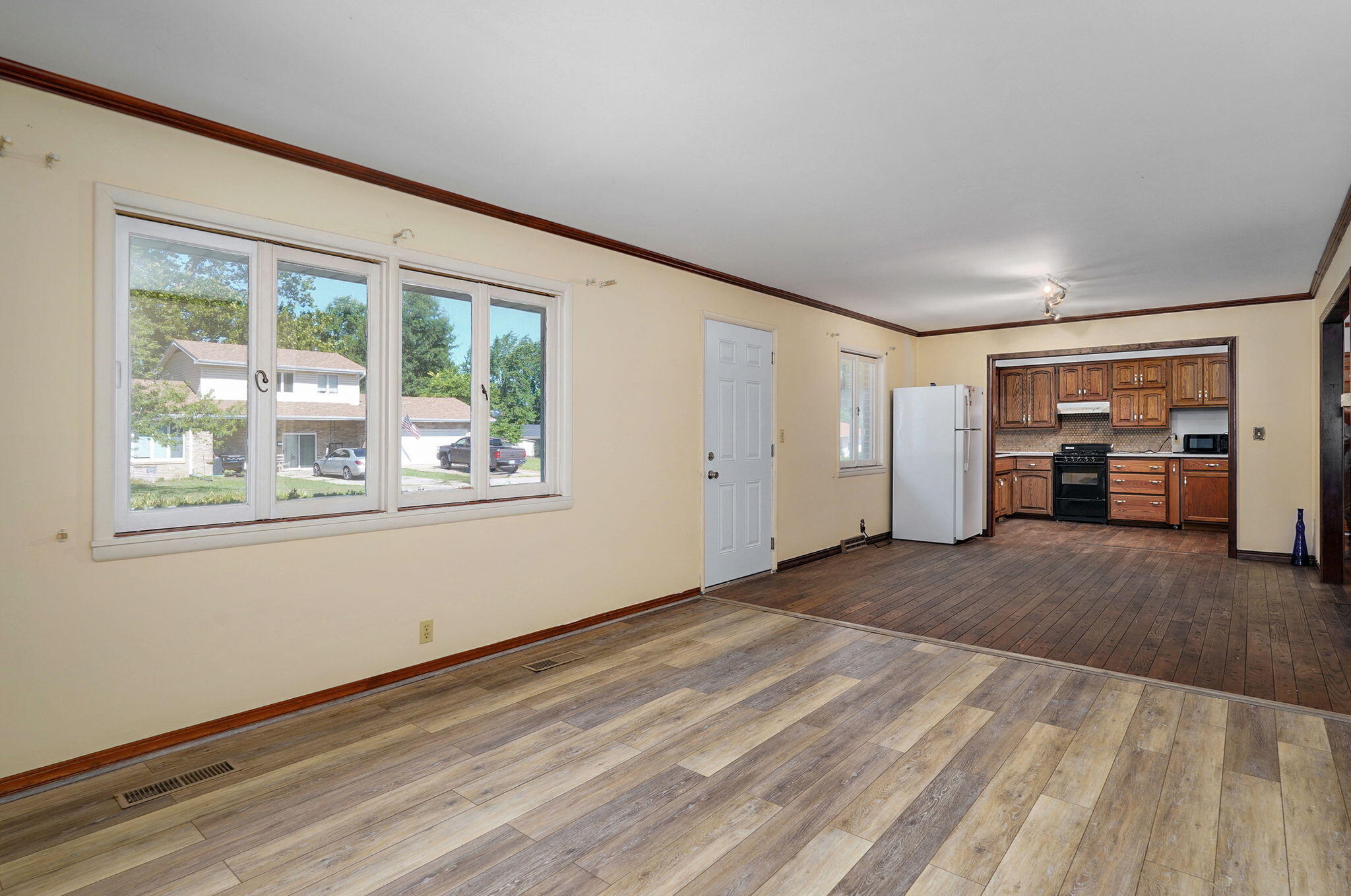 1320 David Road Property Photo 5
