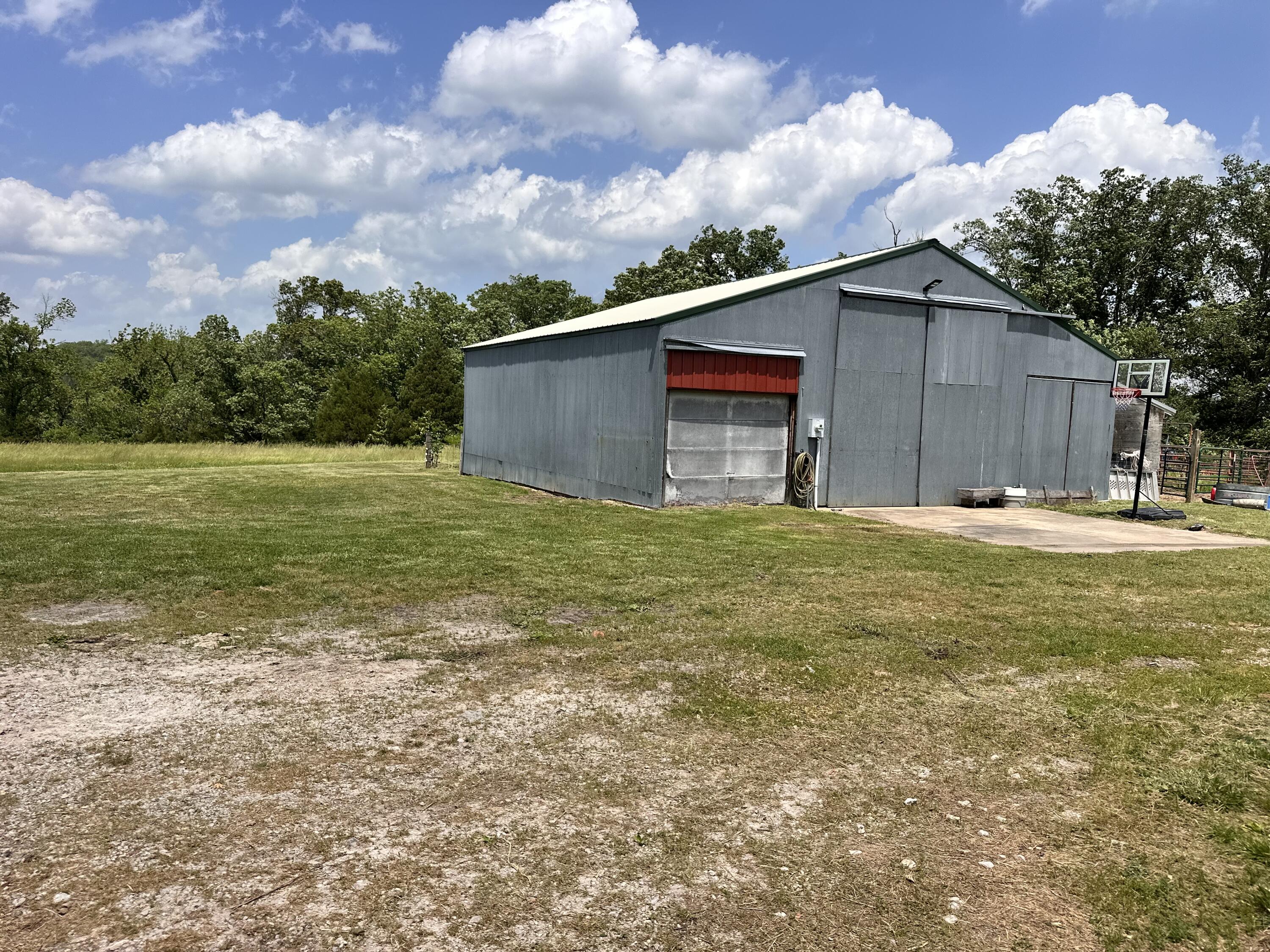 1552 Roberts Ridge Road Property Photo 7