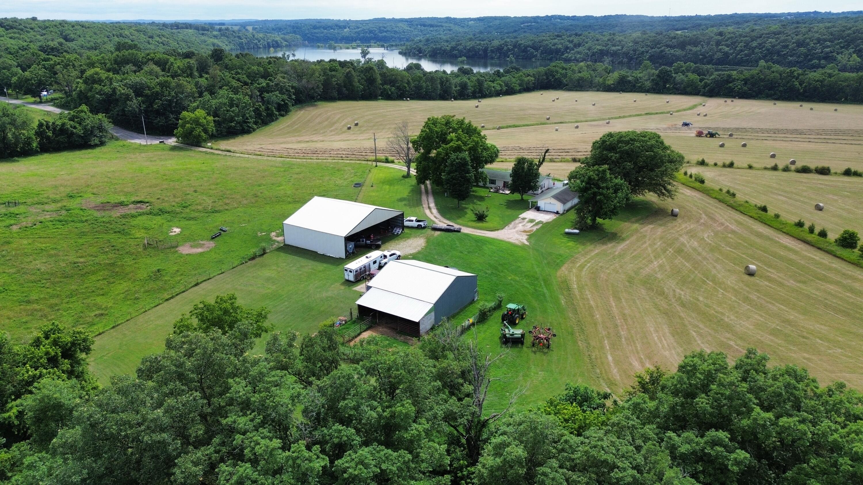 1552 Roberts Ridge Road Property Photo 8