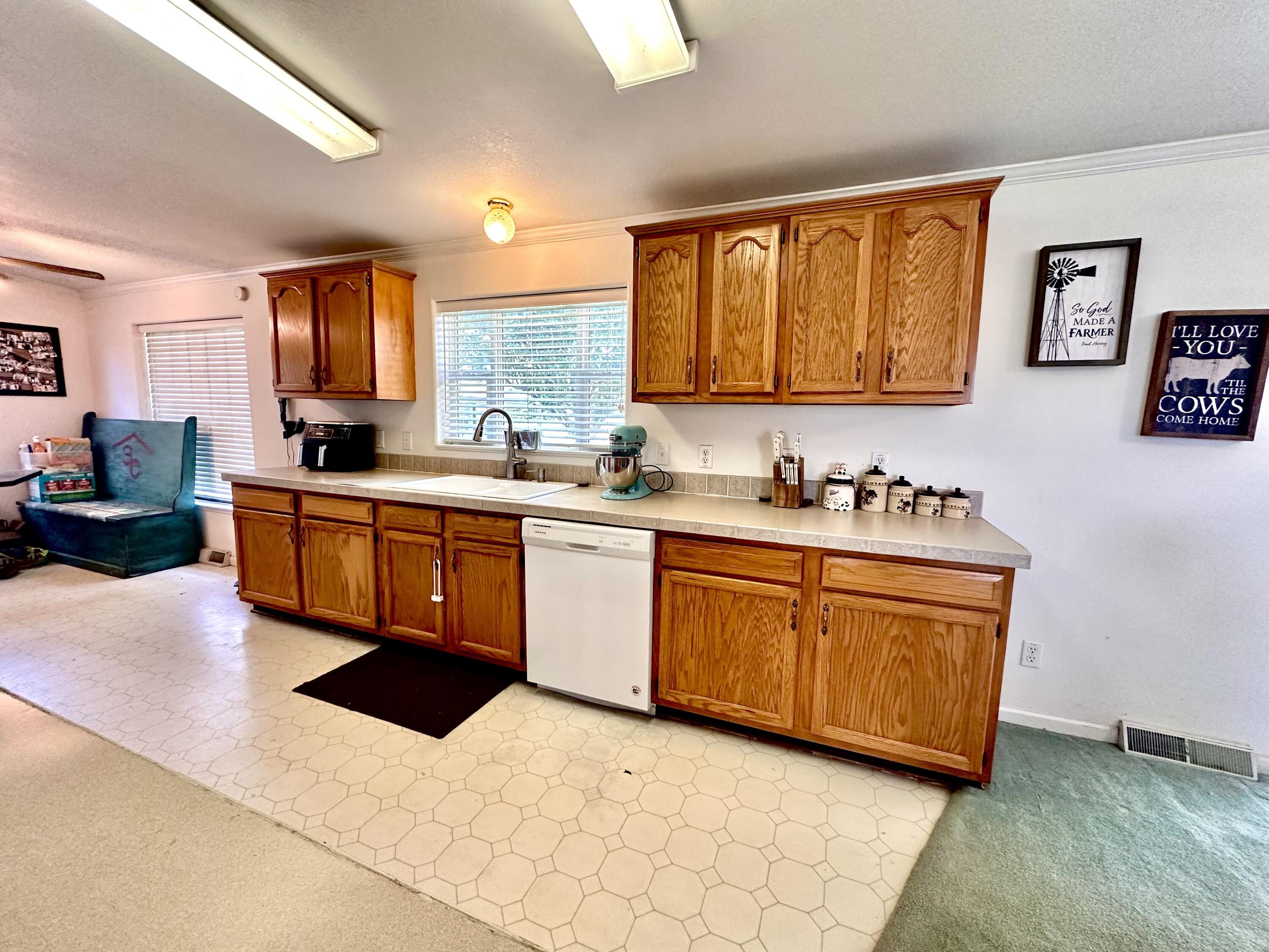 1552 Roberts Ridge Road Property Photo 17