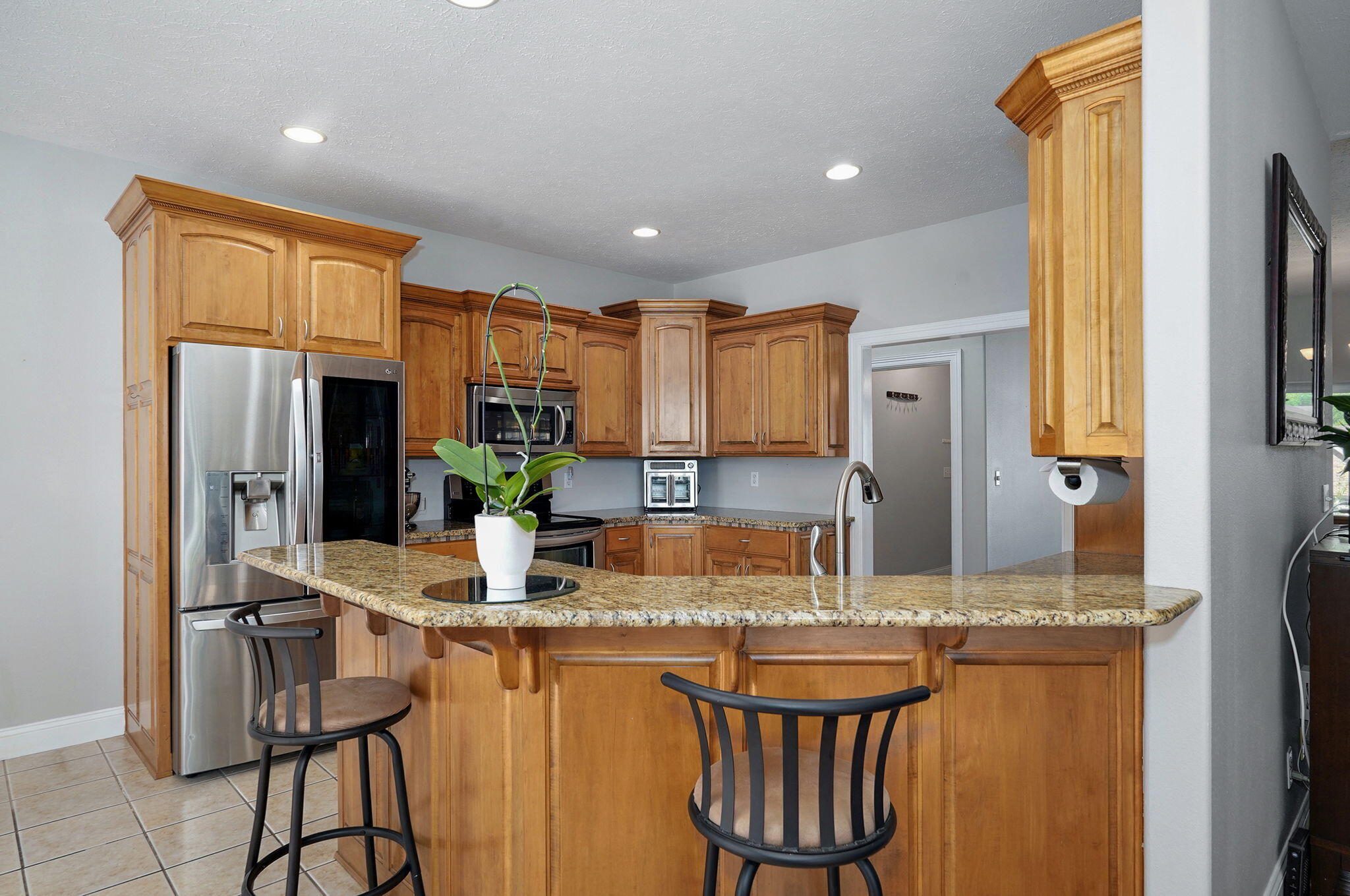 2310 Lakeside Court Property Photo 5
