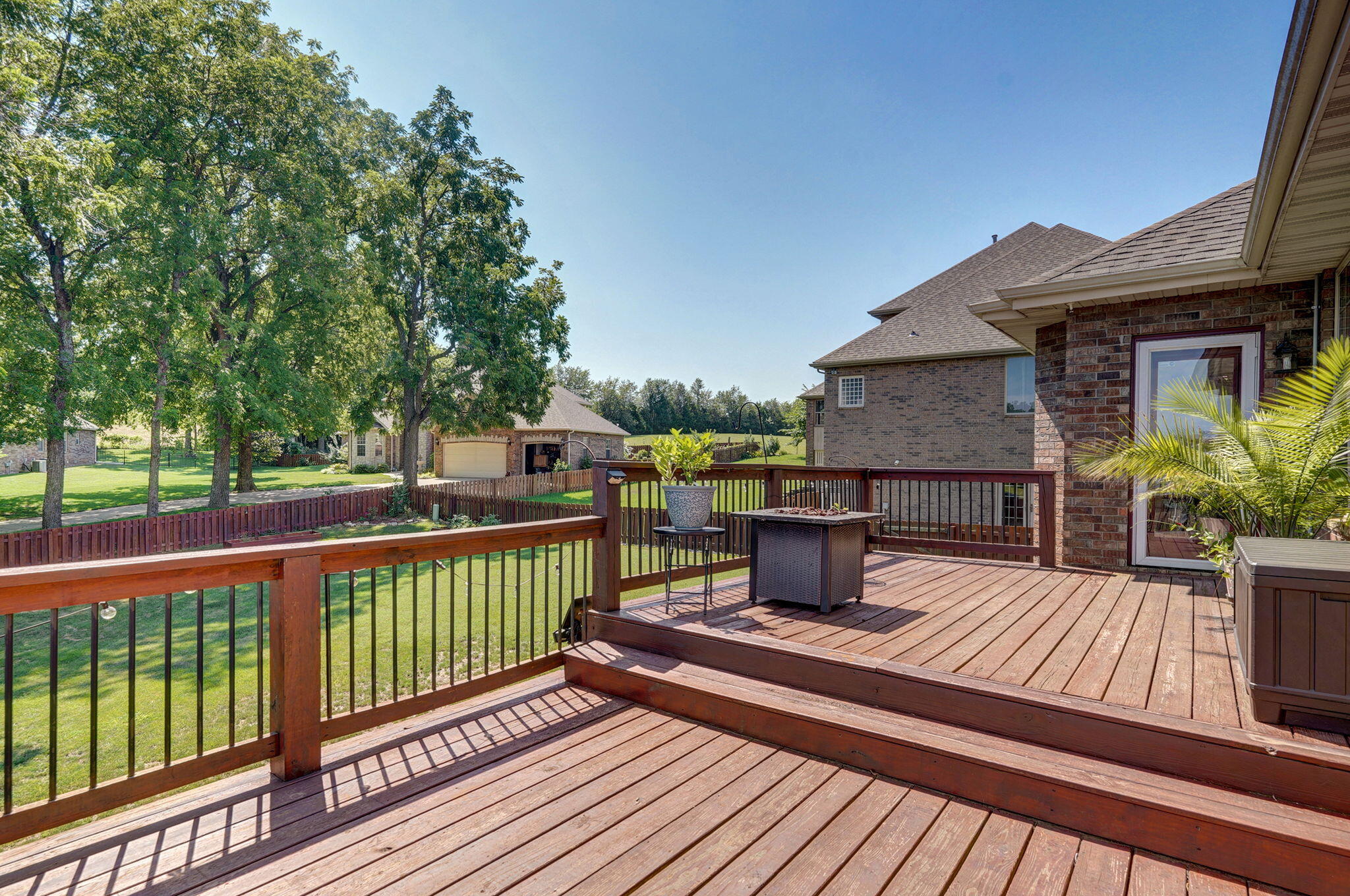 2310 Lakeside Court Property Photo 14