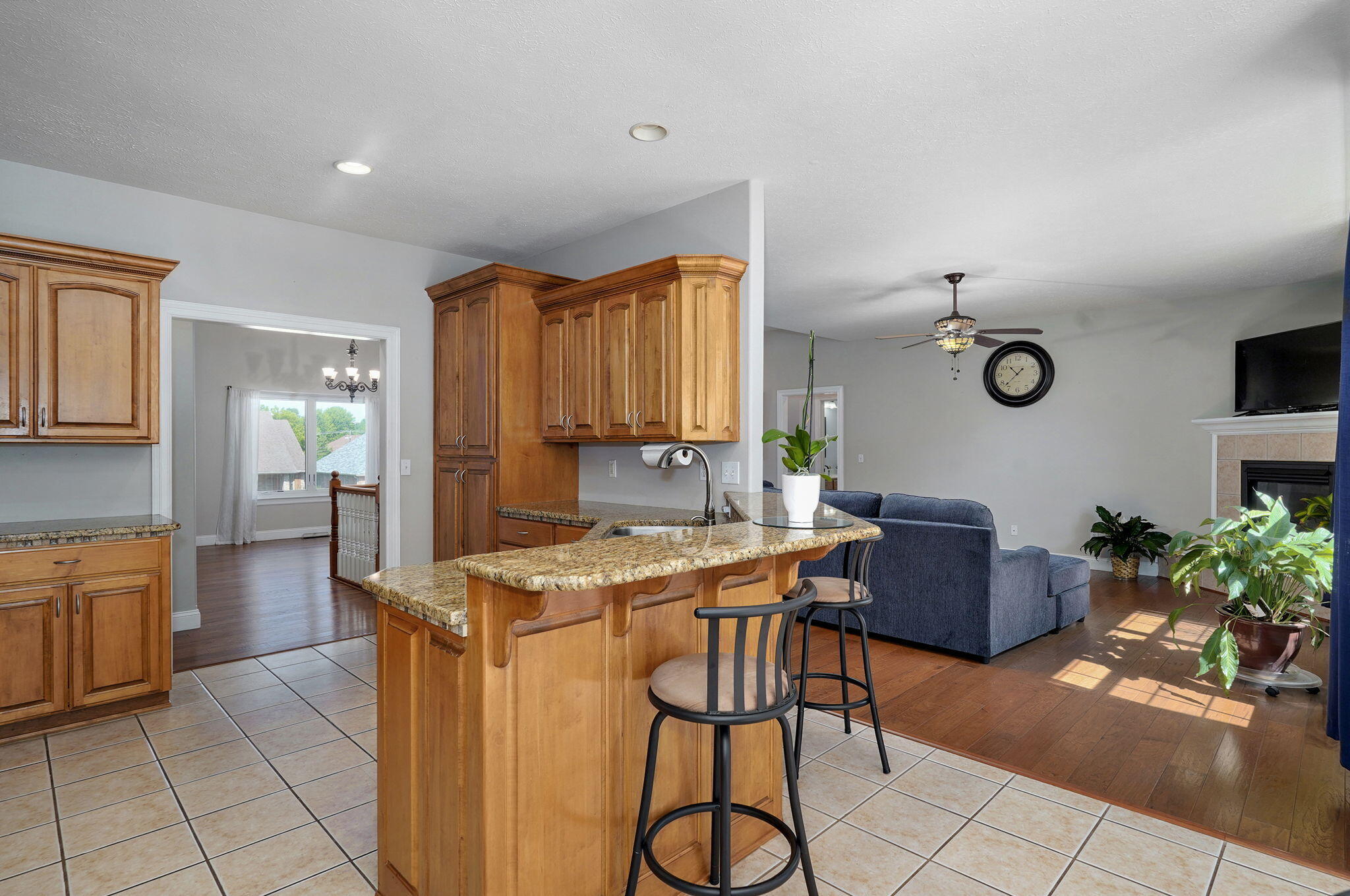 2310 Lakeside Court Property Photo 16