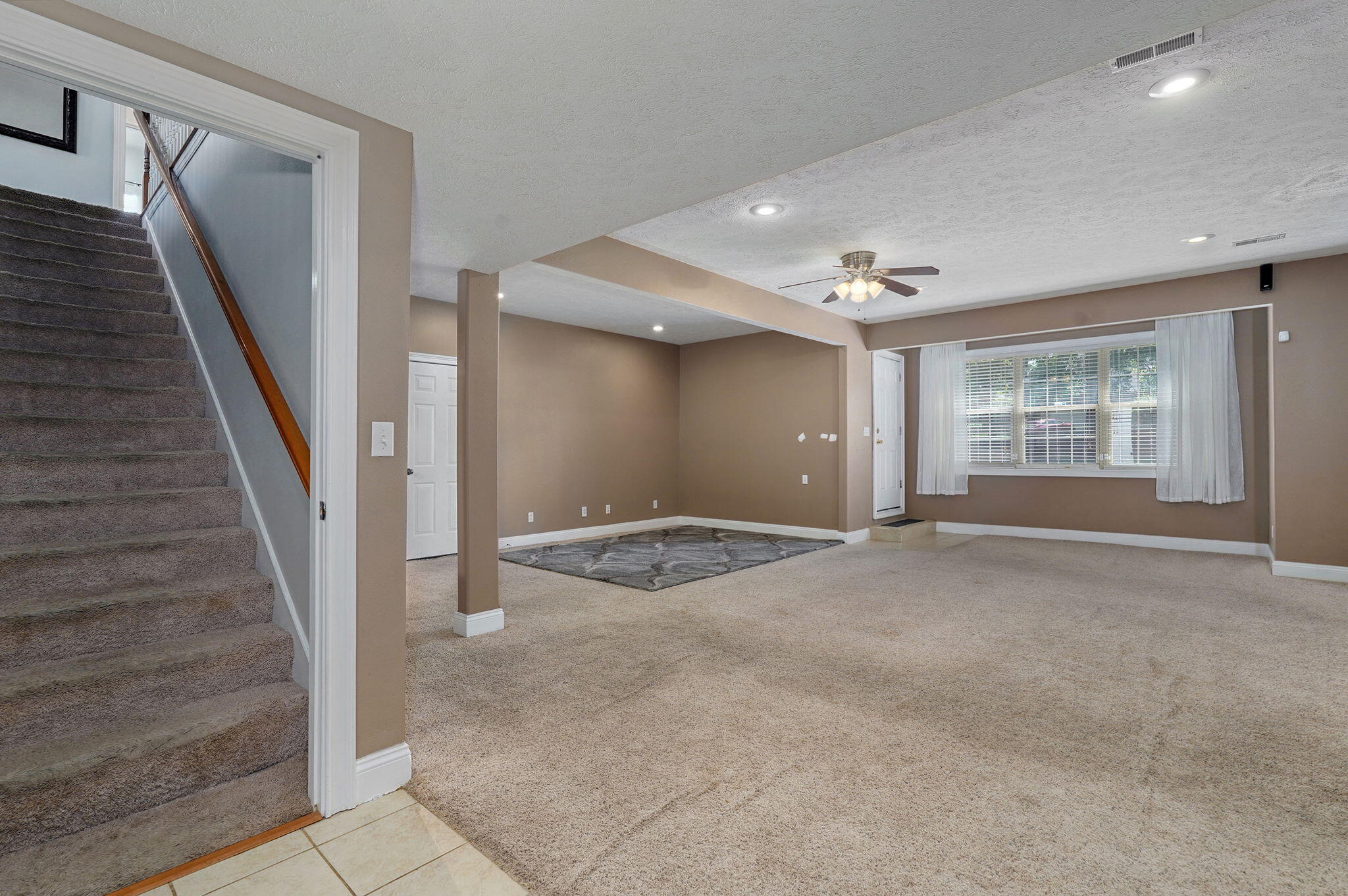 2310 Lakeside Court Property Photo 30
