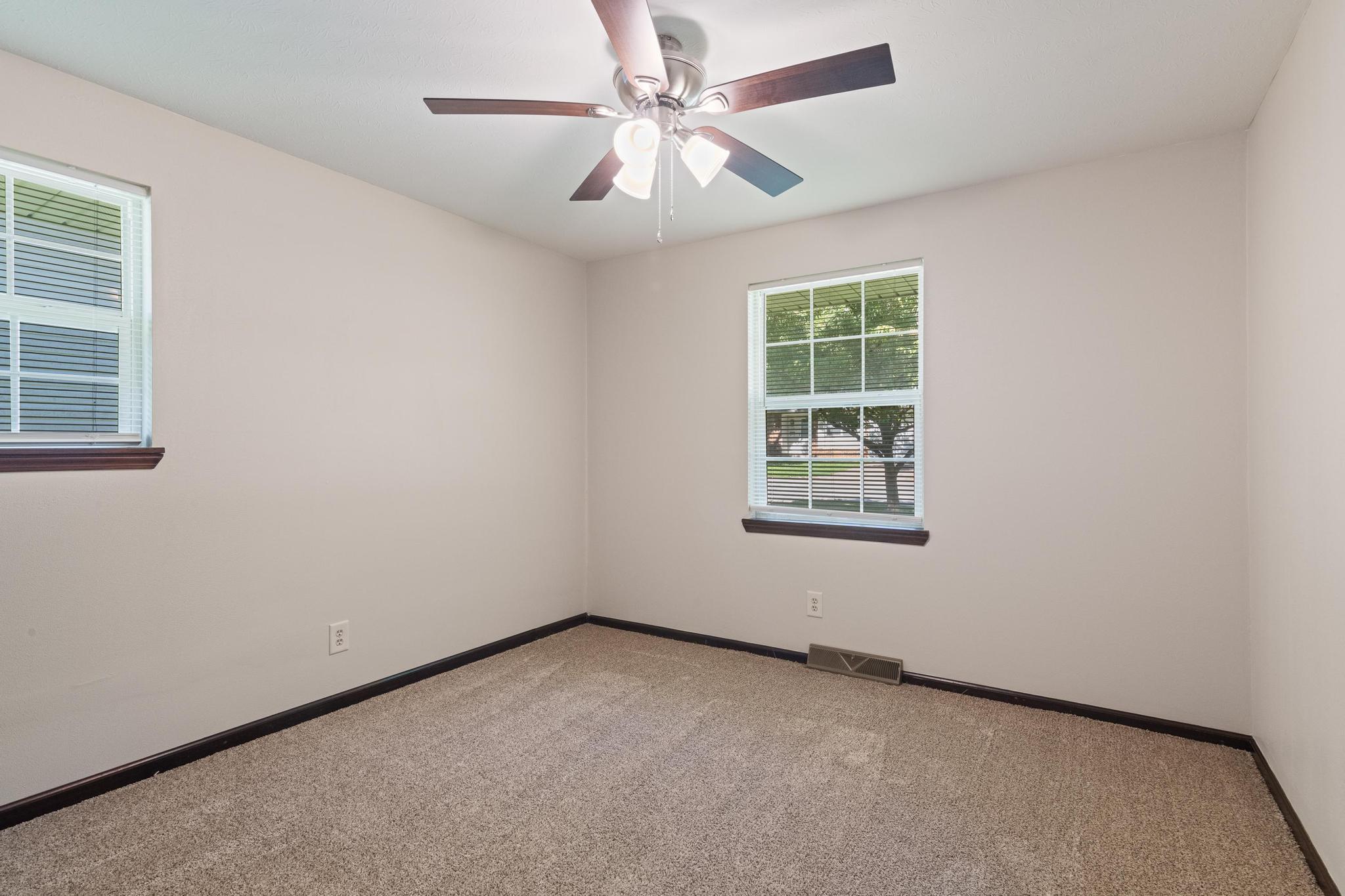 712 South Grandview Avenue Property Photo 15