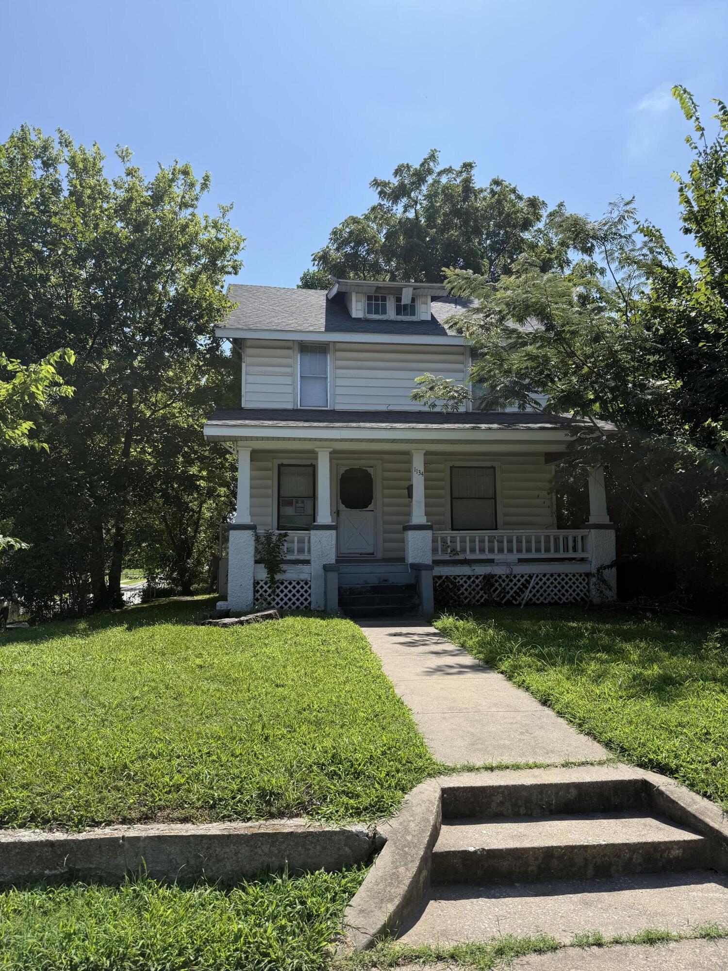 1134 North Clay Avenue Property Photo 1